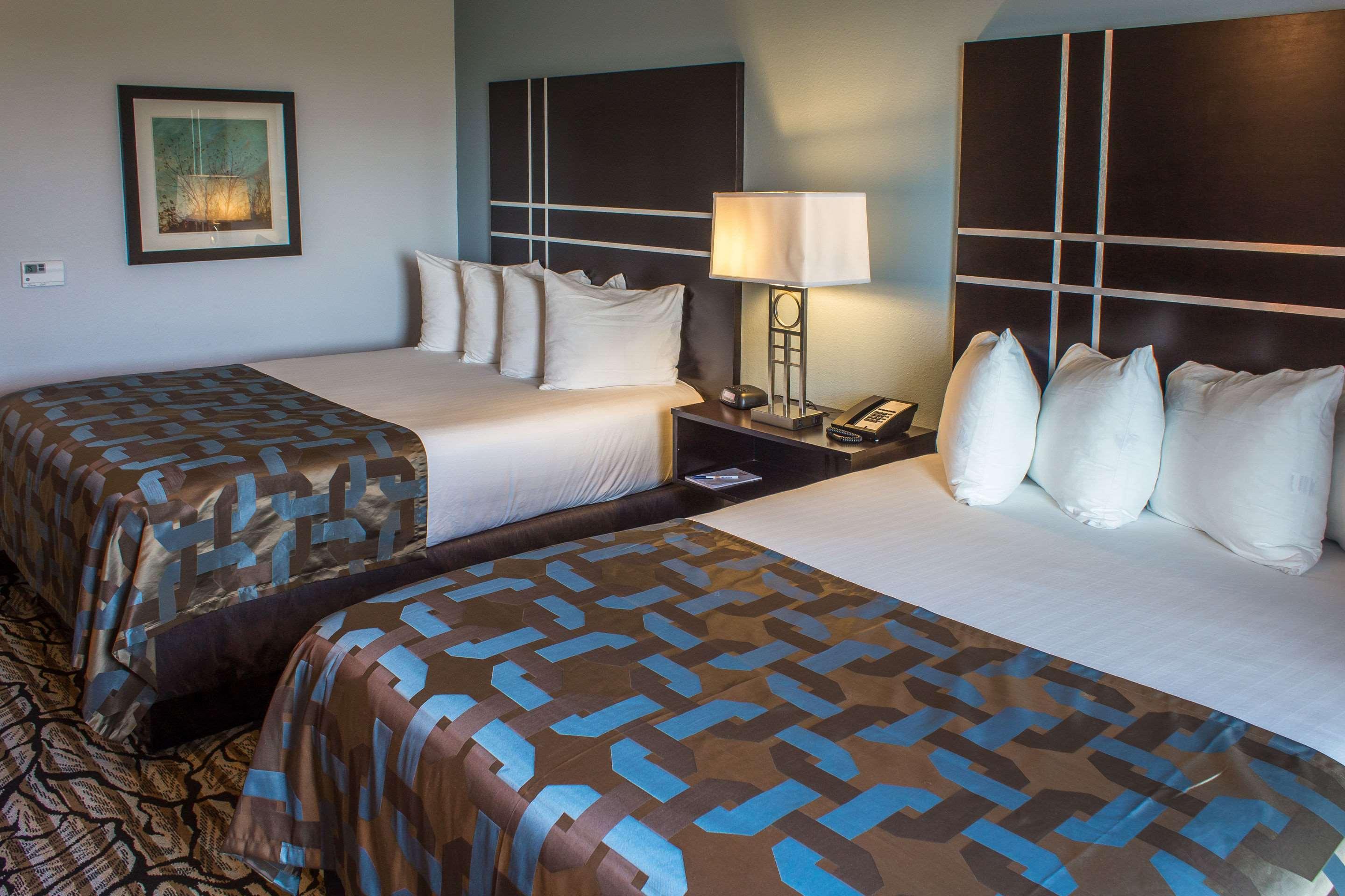 Double Two Queen Beds Non Smoking