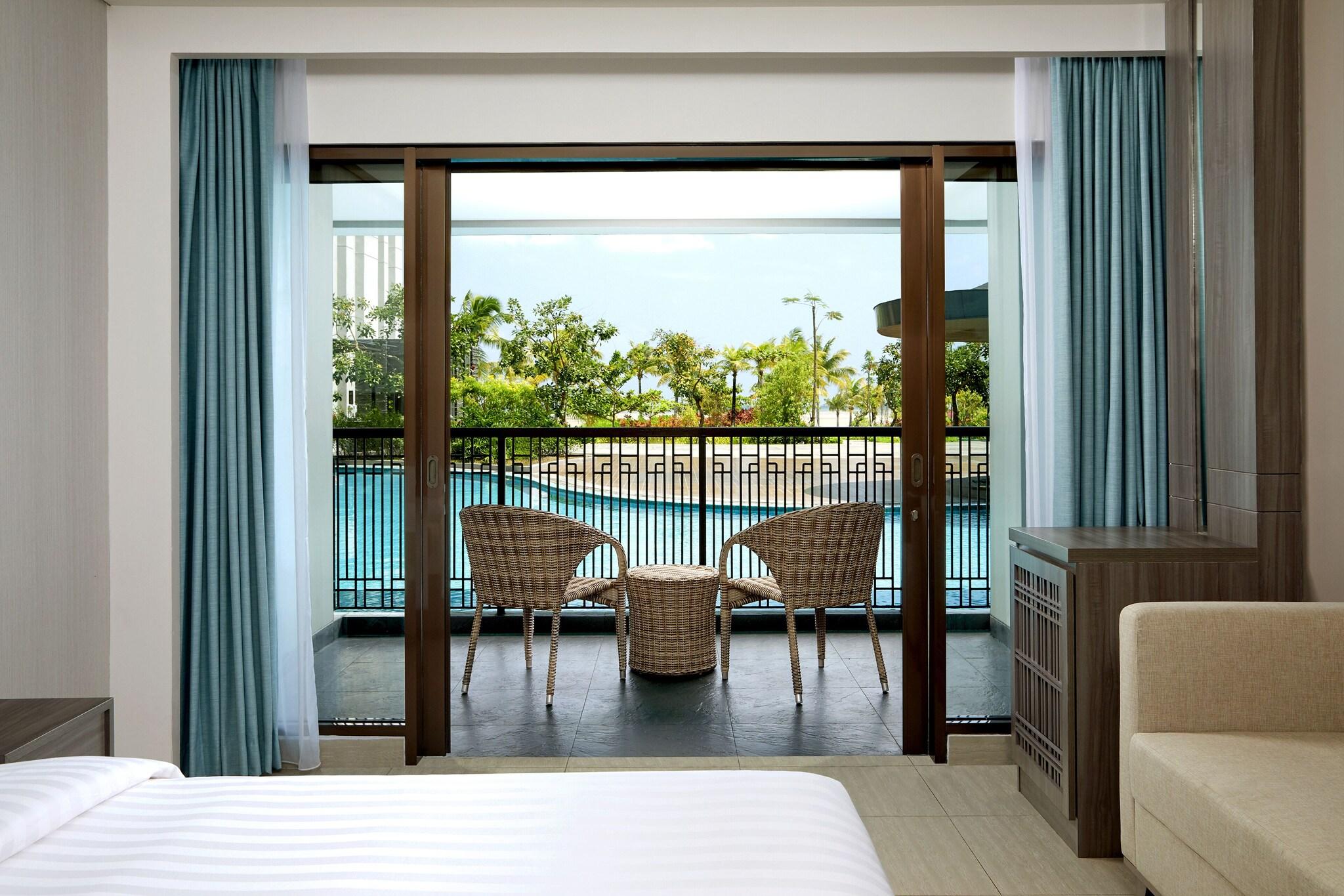 Double Pool View King Bed