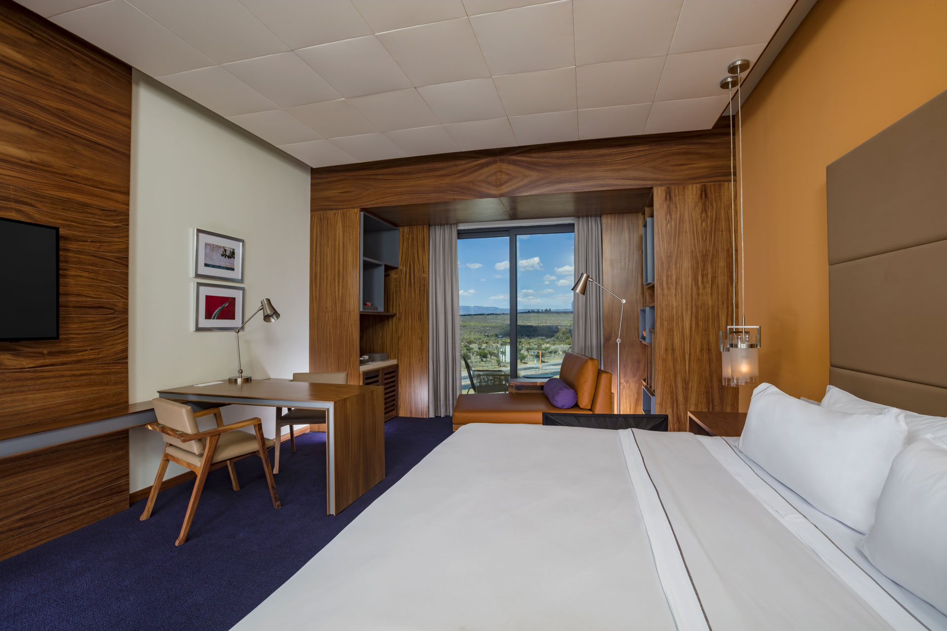 Double Deluxe King Bed