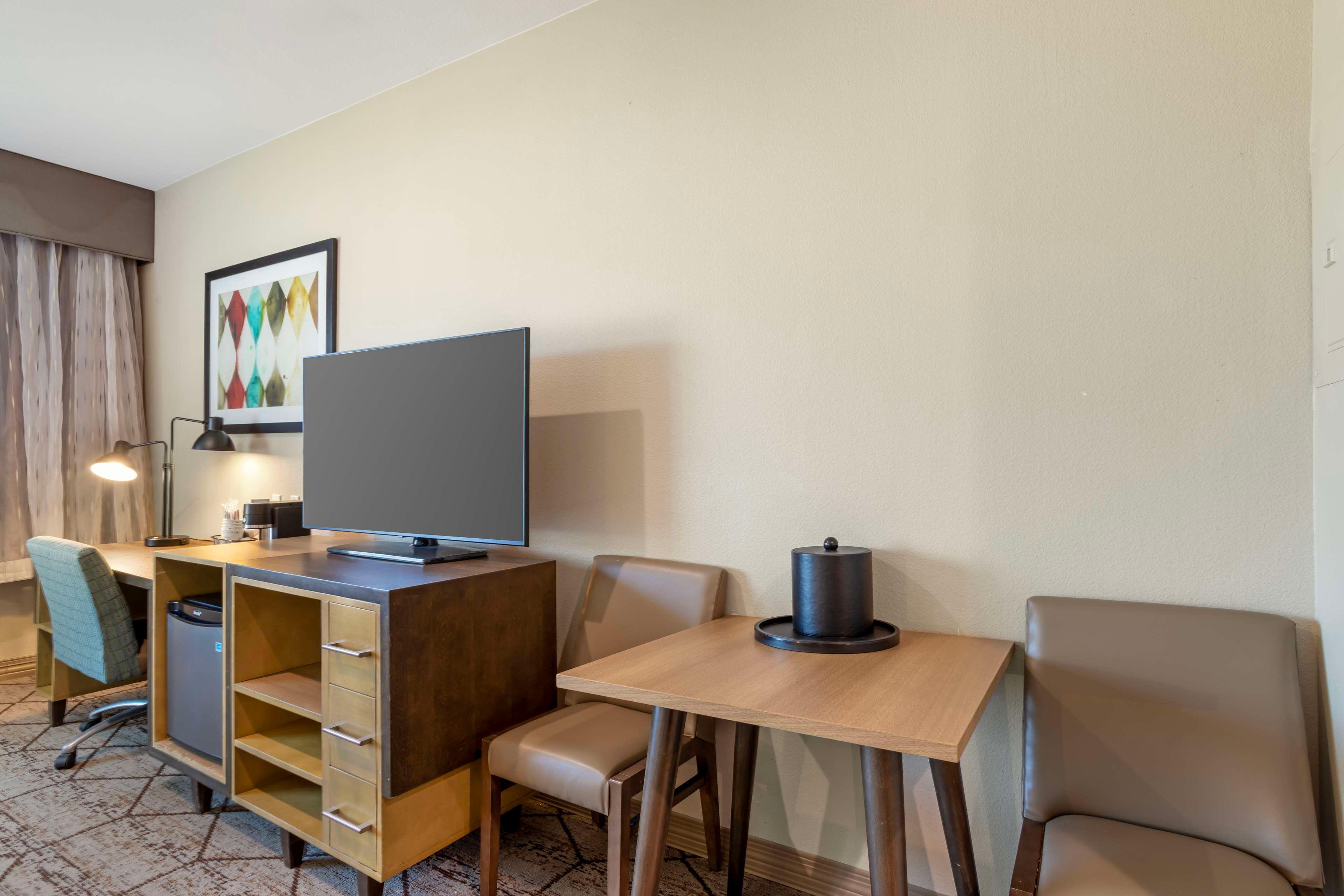 Suite with Kitchenette