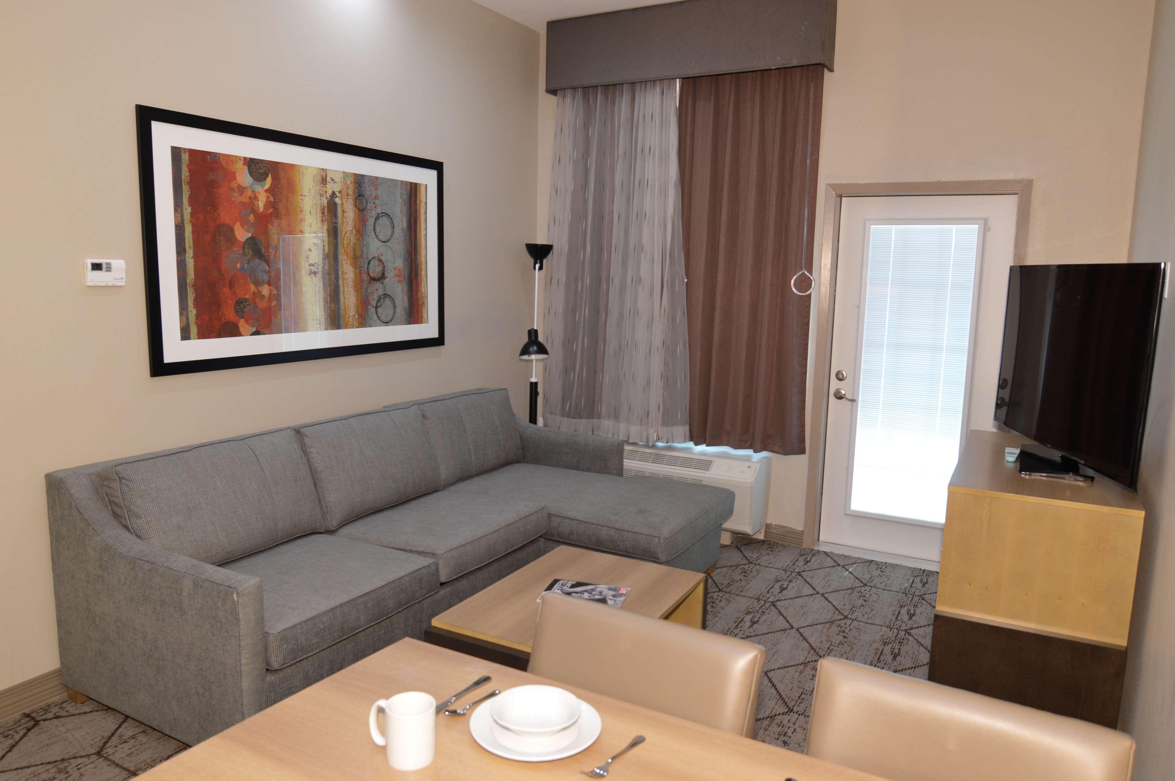 Suite Two Queen Beds