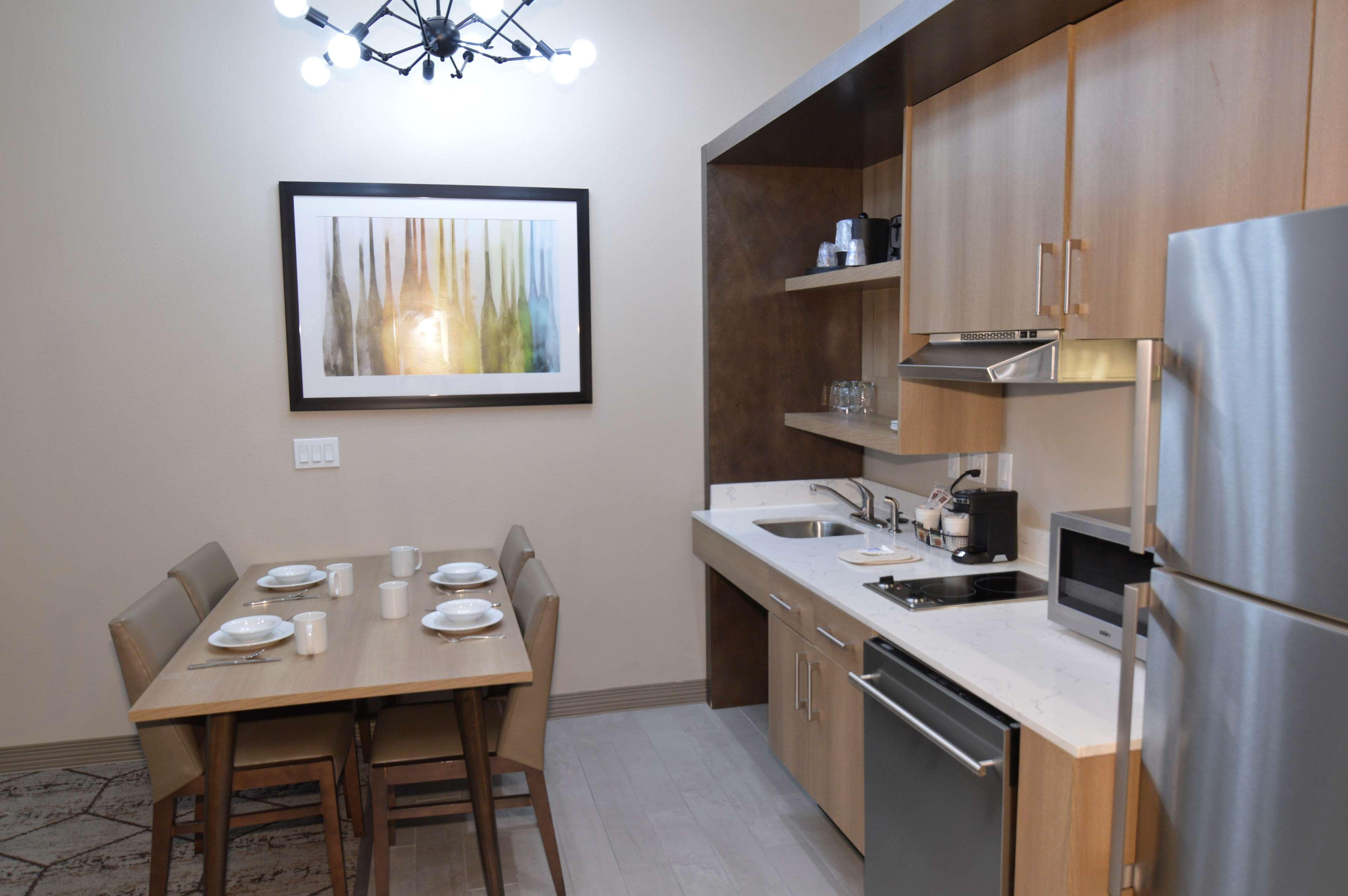 Suite Two Queen Beds