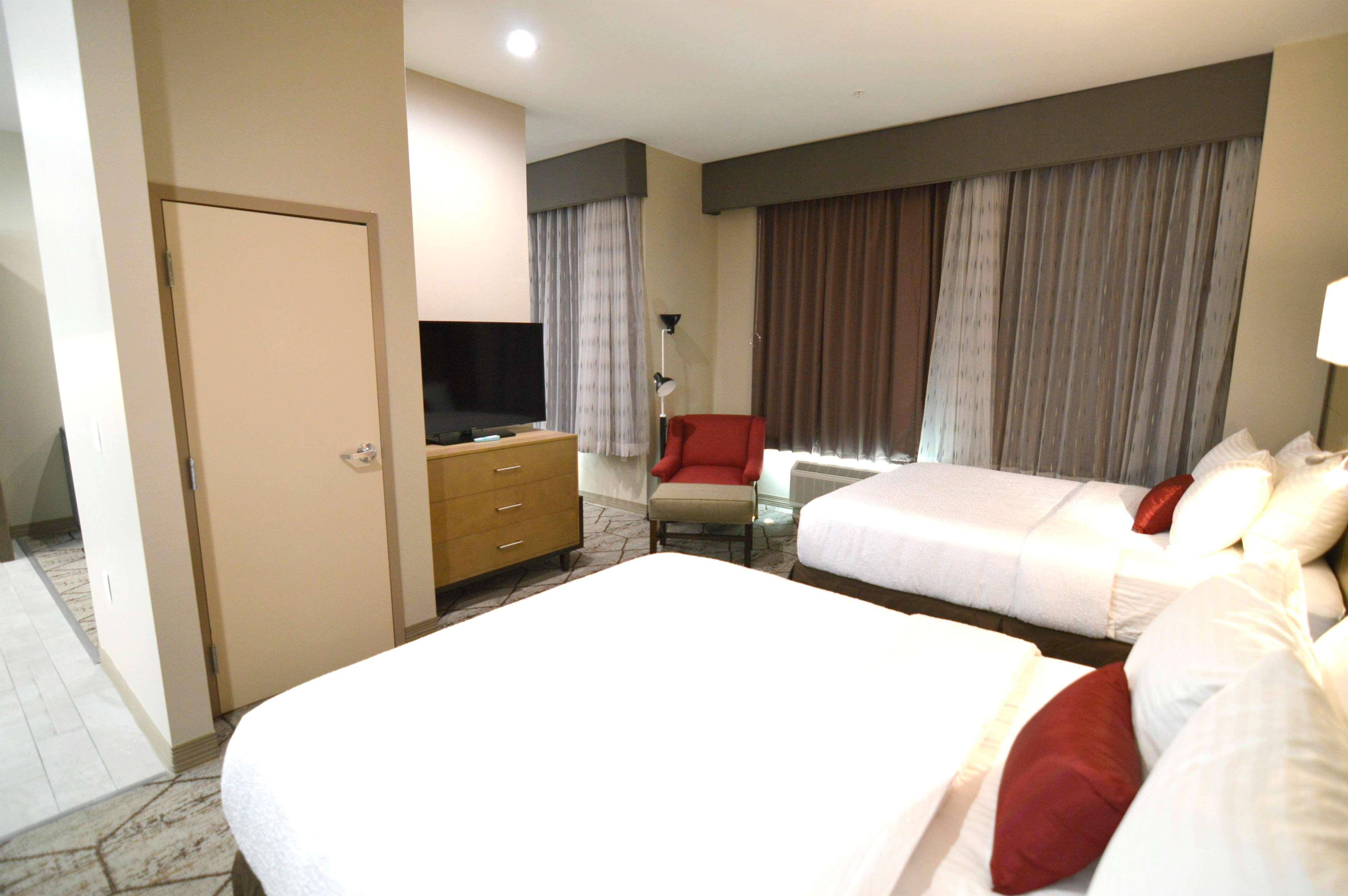 Suite Two Queen Beds