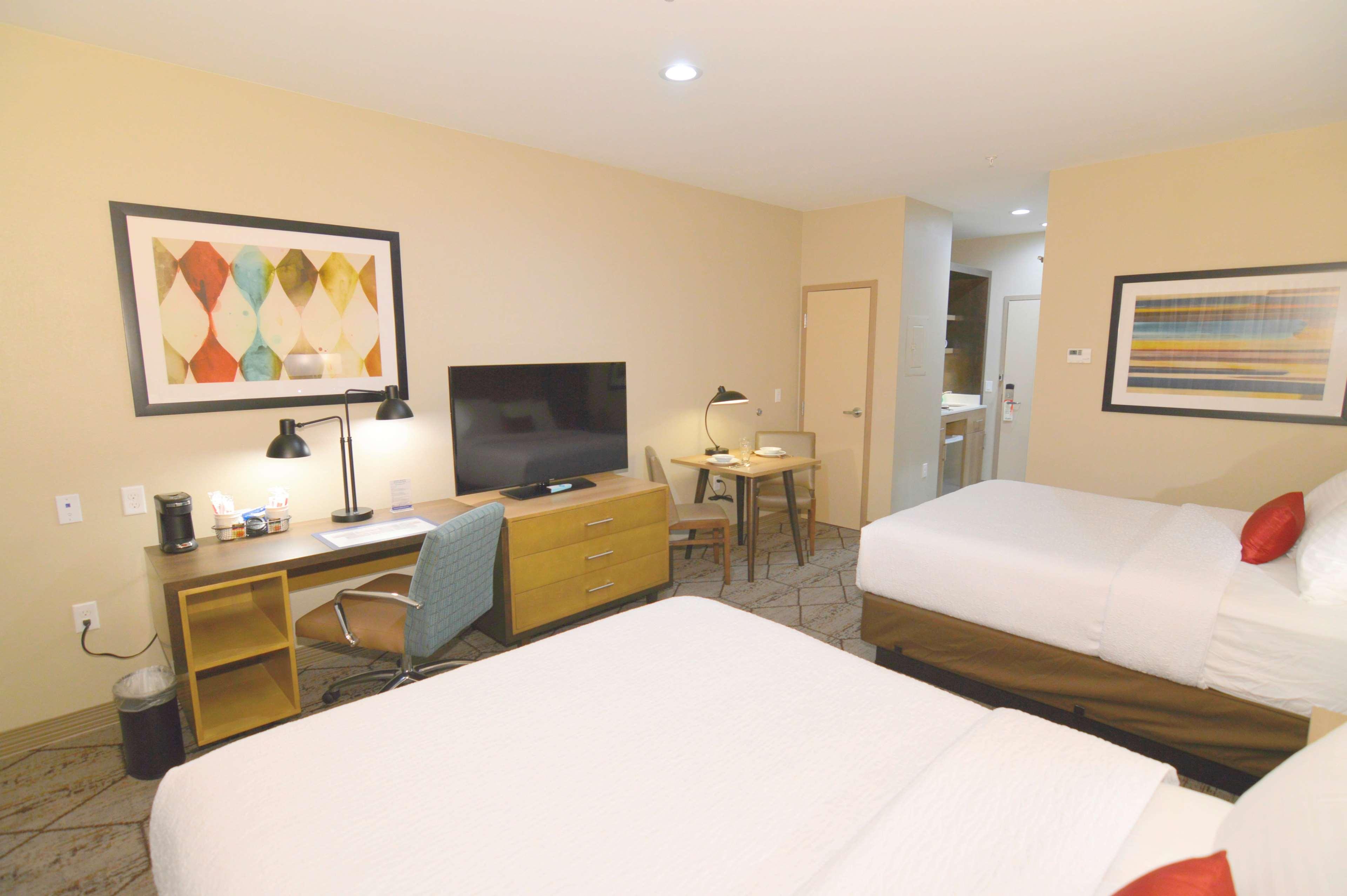 Junior Suite Two Queen Beds