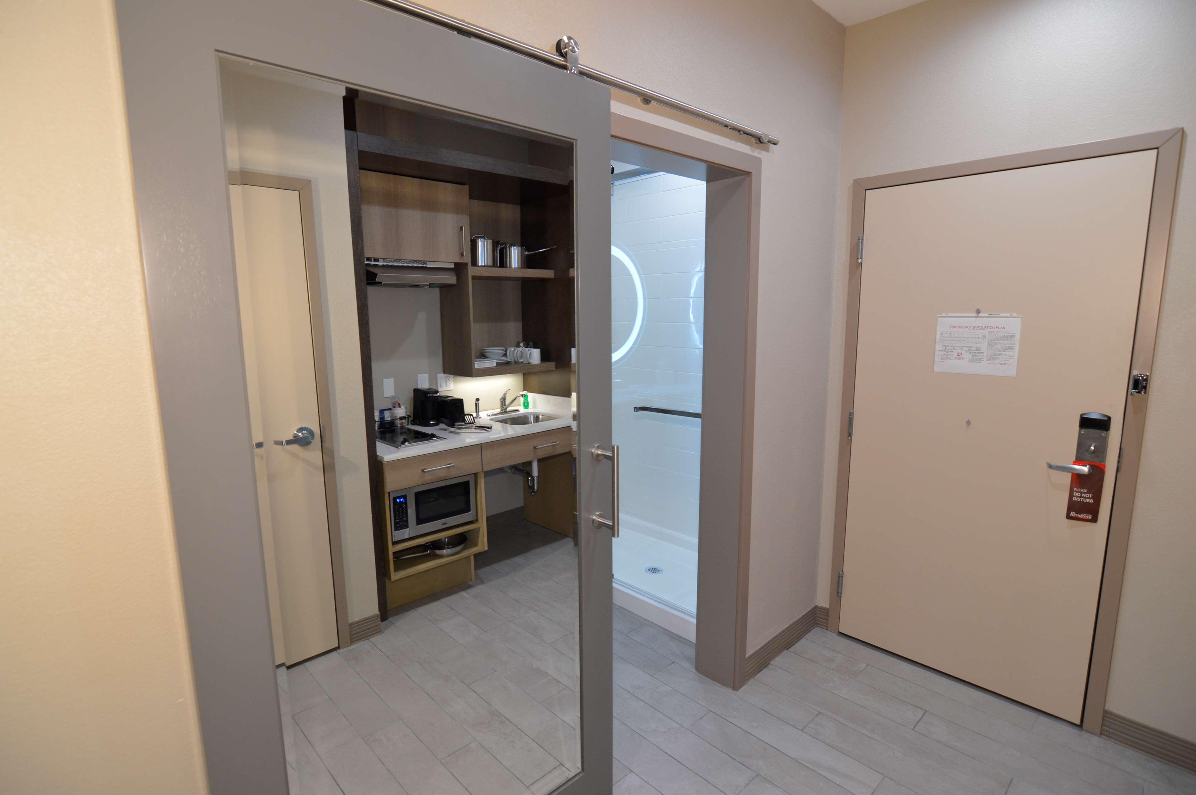 Suite with Kitchenette