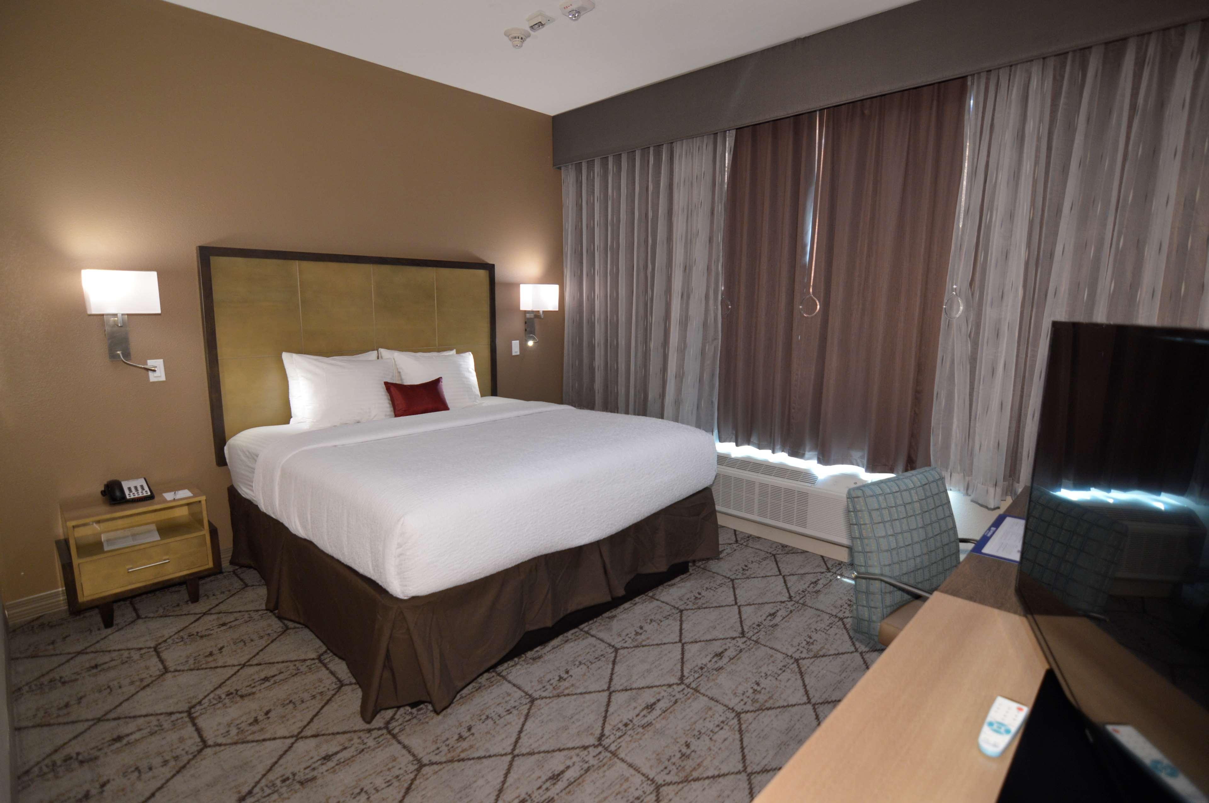 Suite with Kitchenette