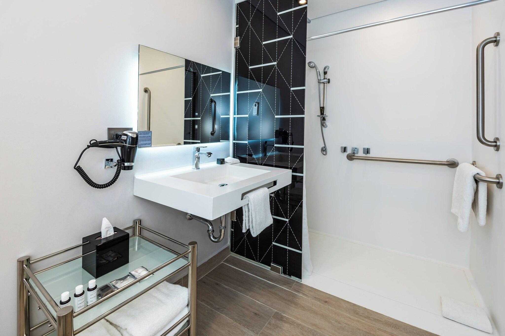 Double Sea View King Bed