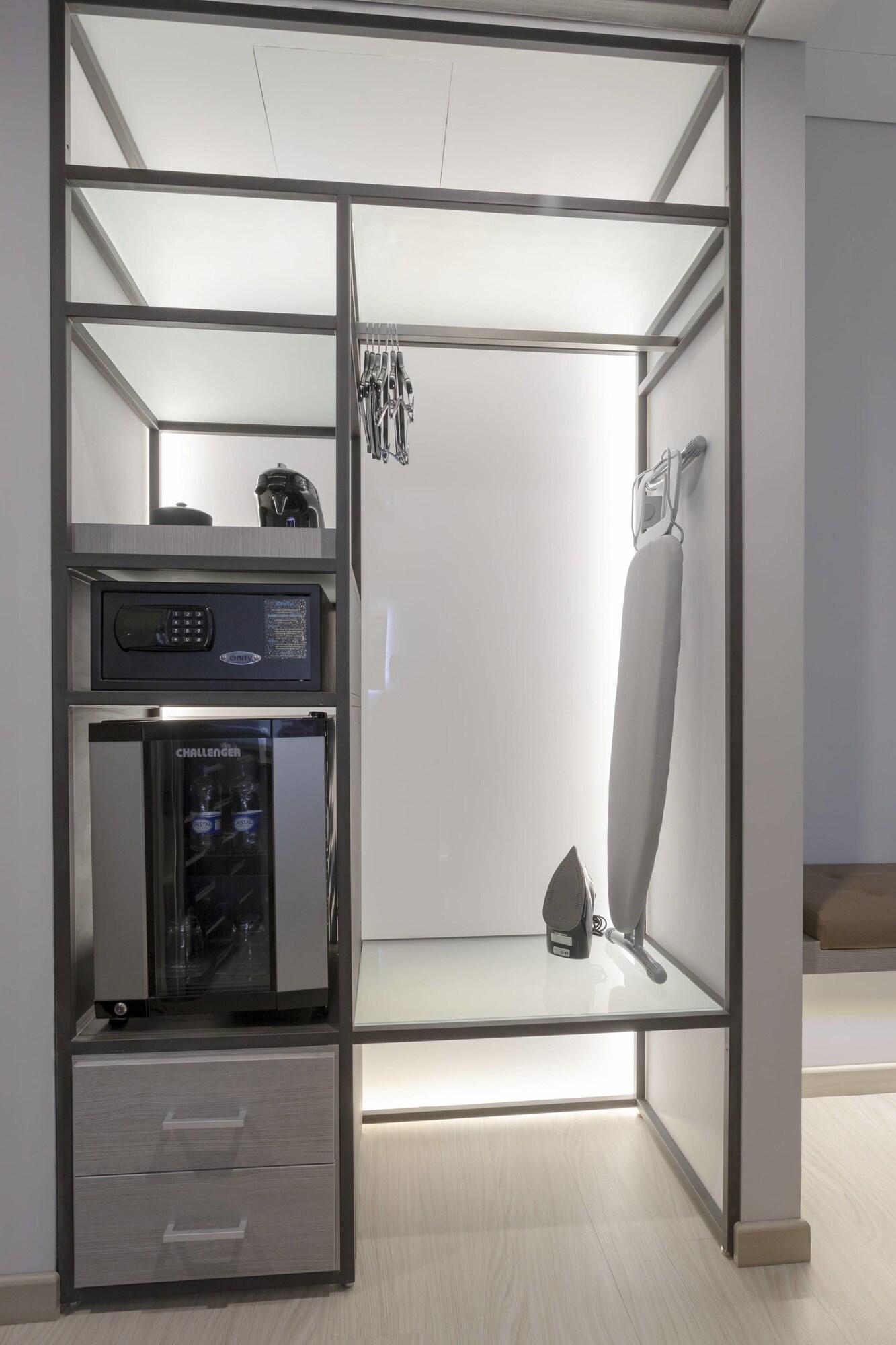 Double City View King Bed