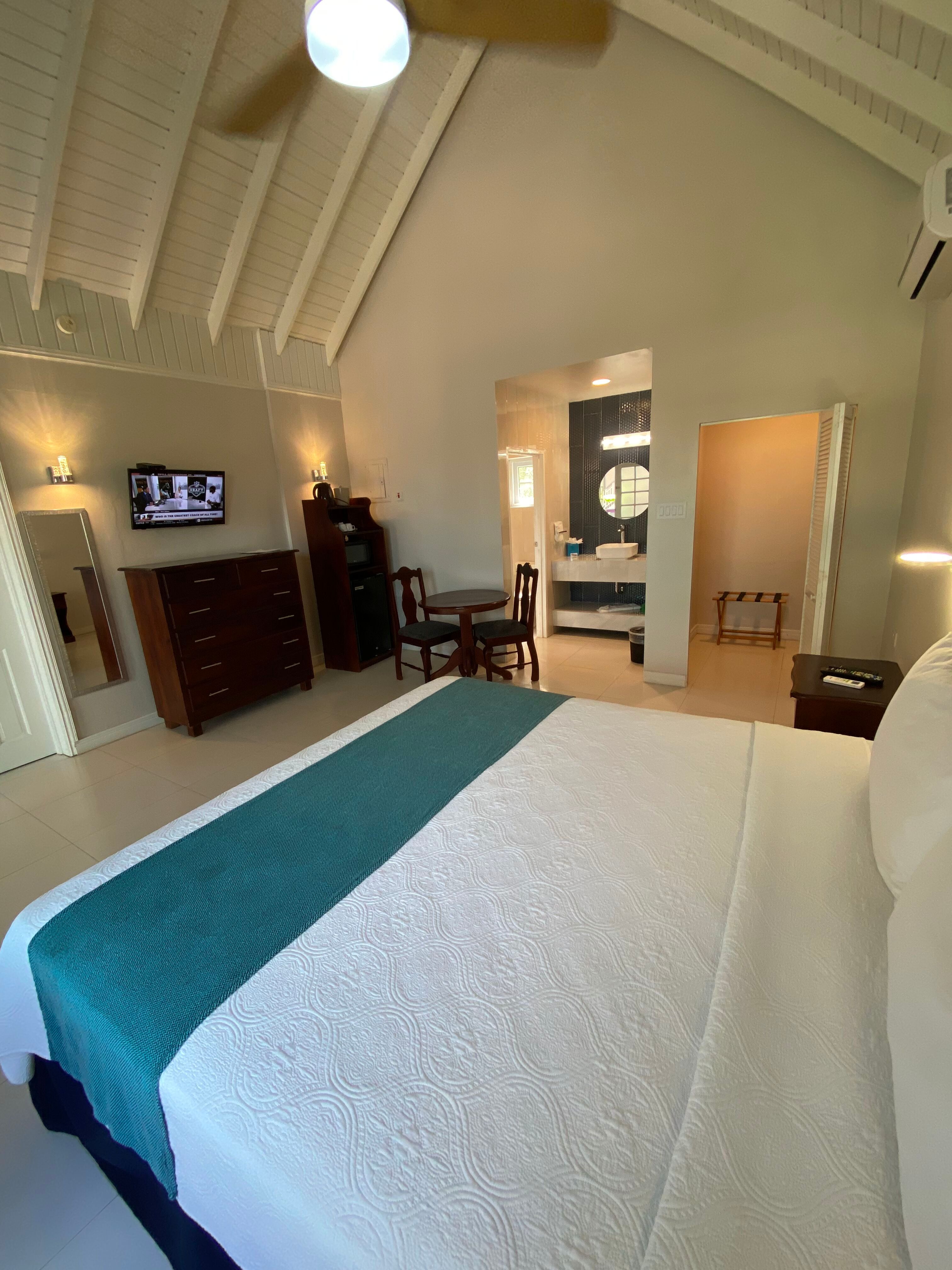 Double Deluxe King Bed