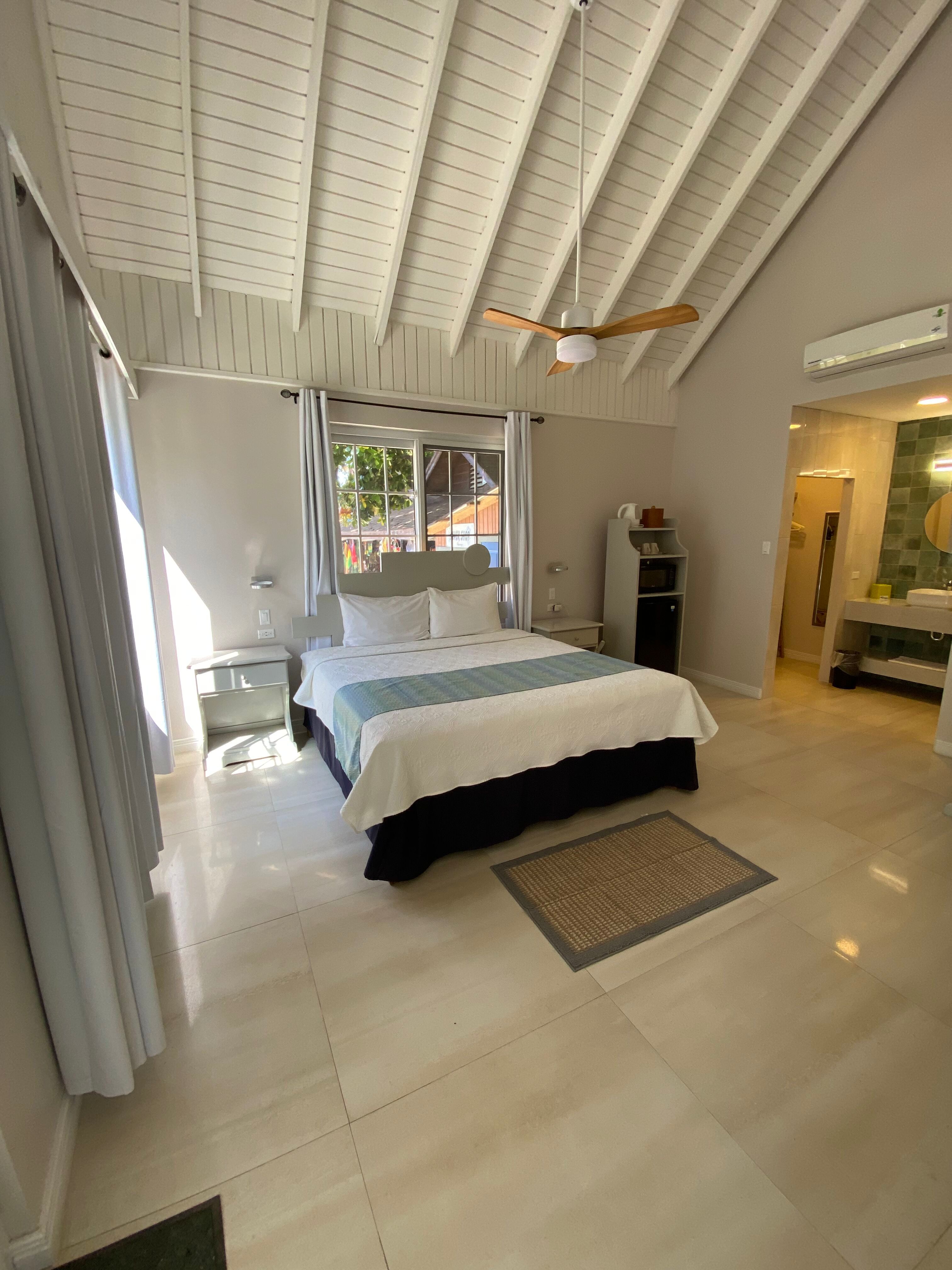 Double Deluxe King Bed