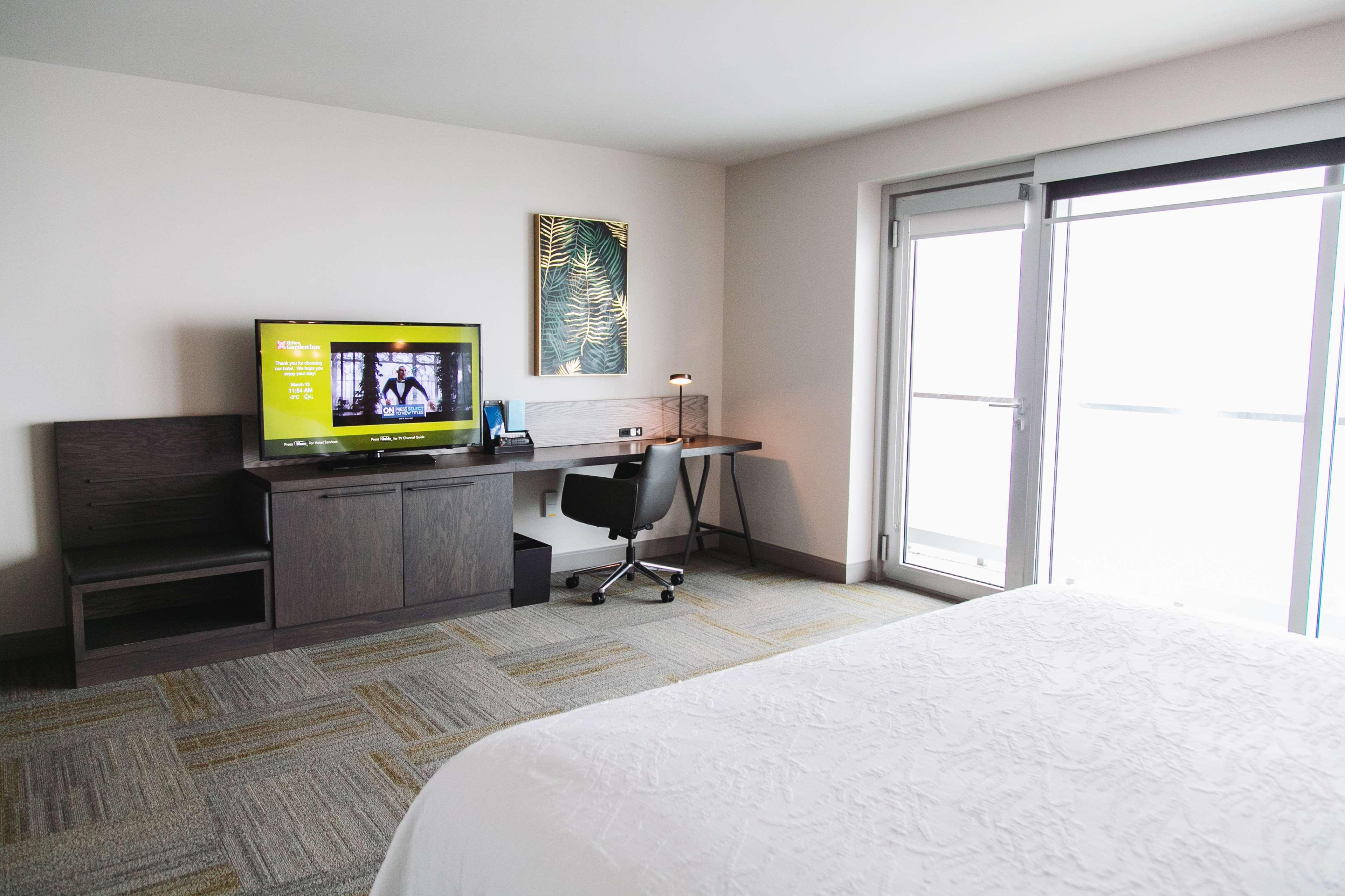 Double Deluxe King Bed