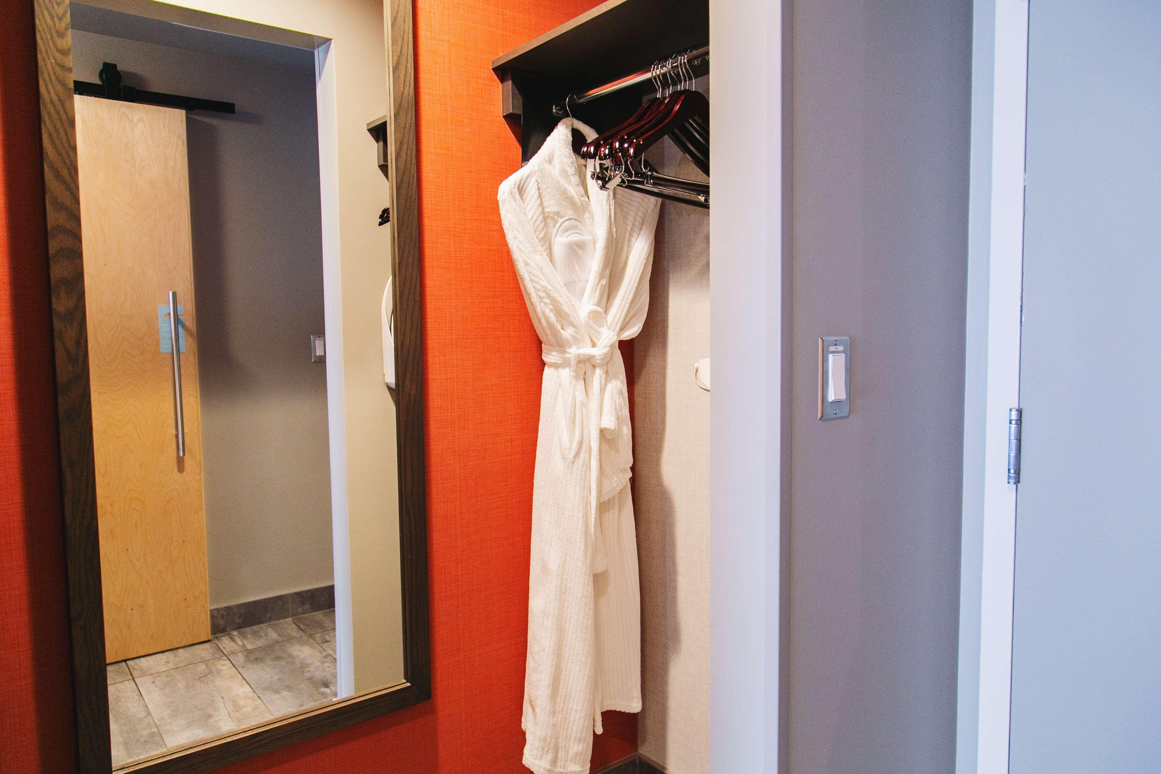 Double King Bed Non Smoking