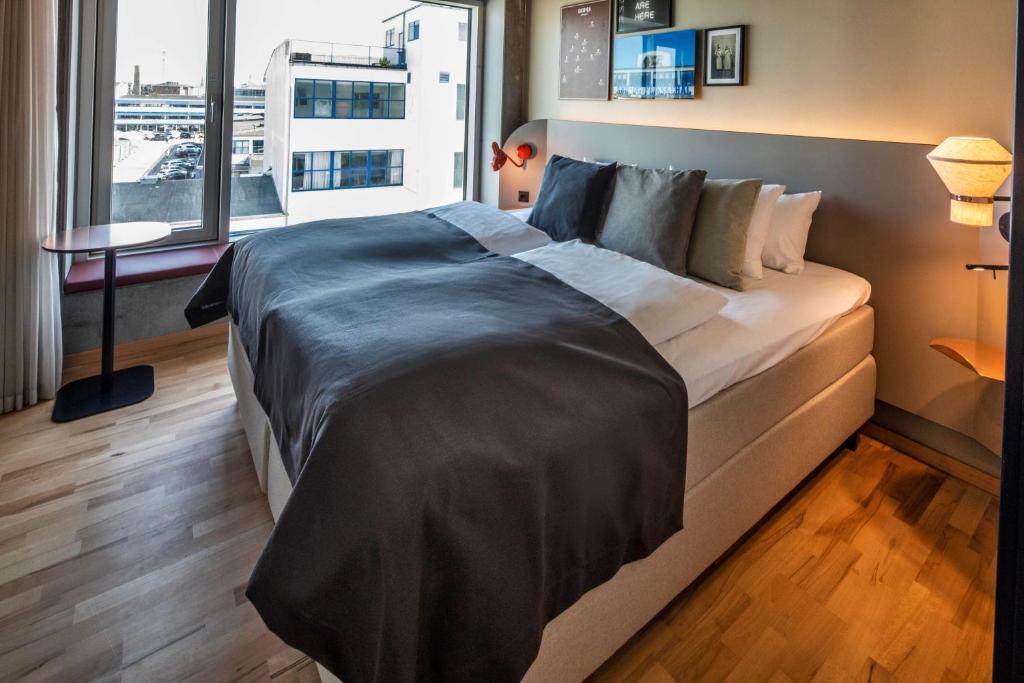 Double Superior King Bed