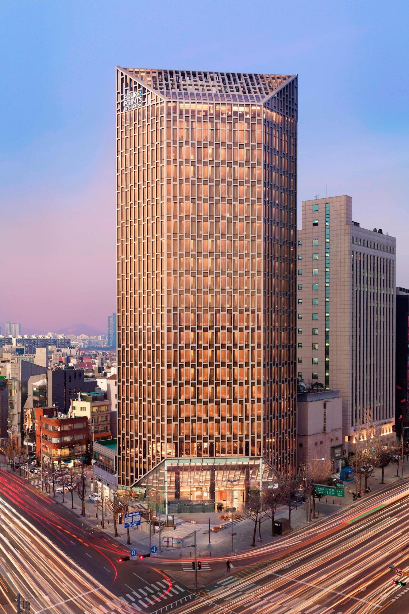 Double City View King Bed