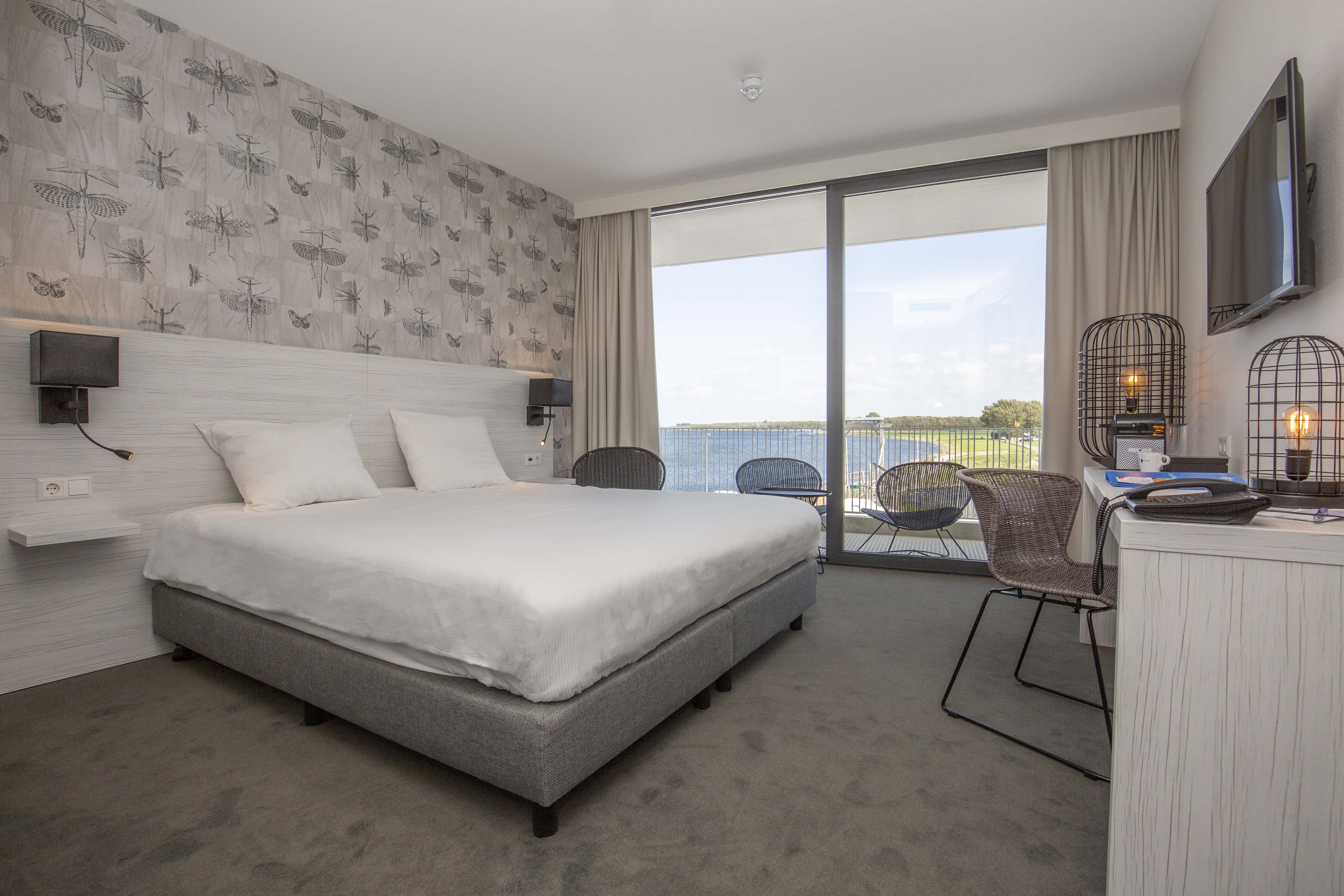 Double Deluxe Lake View