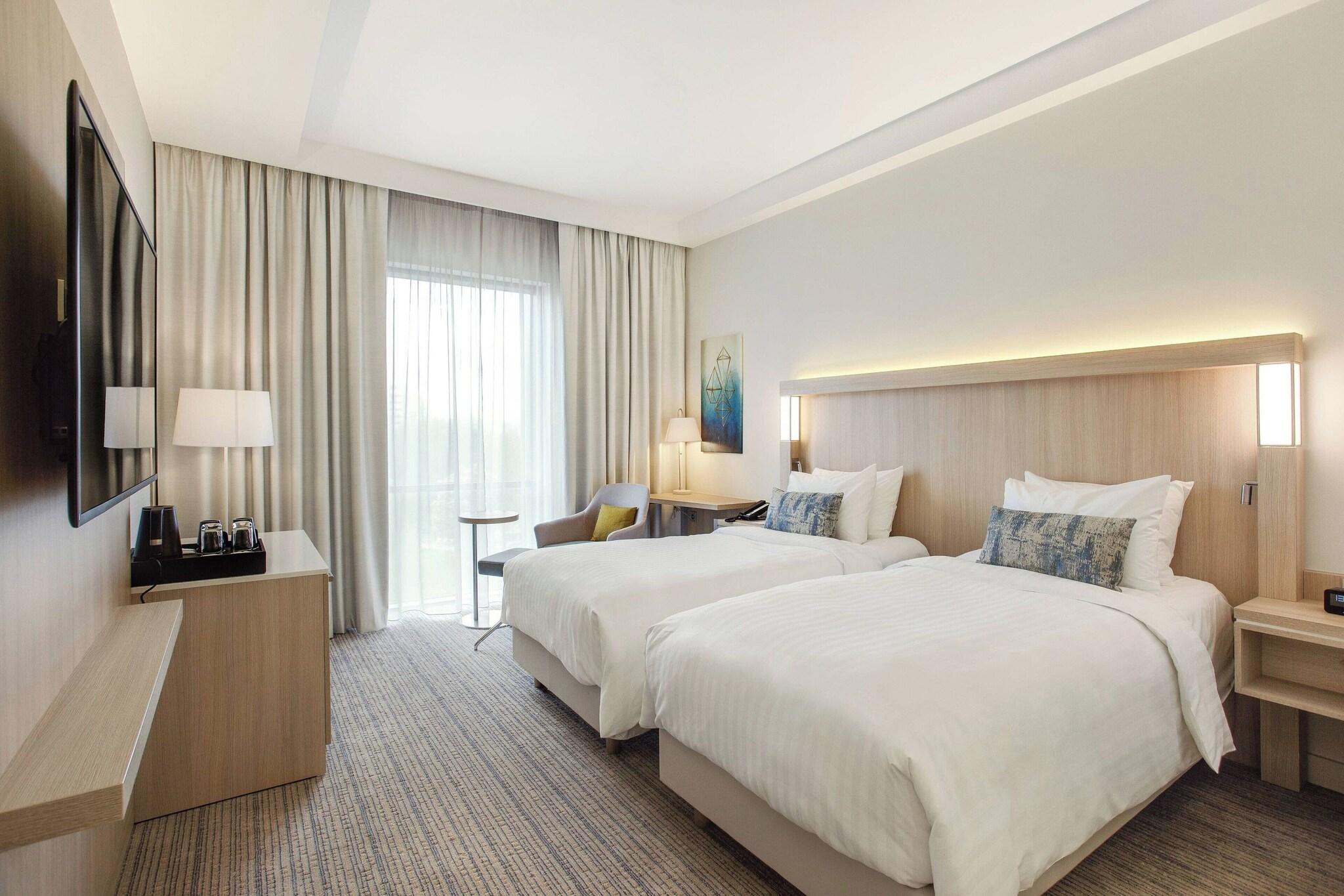 Double Queen Size Bed