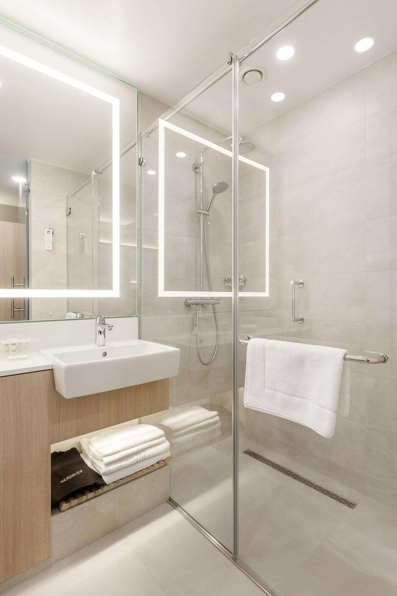 Double Superior King Bed