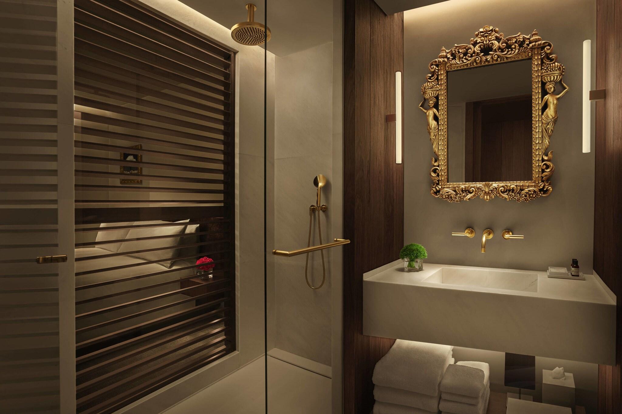 Double Superior King Bed