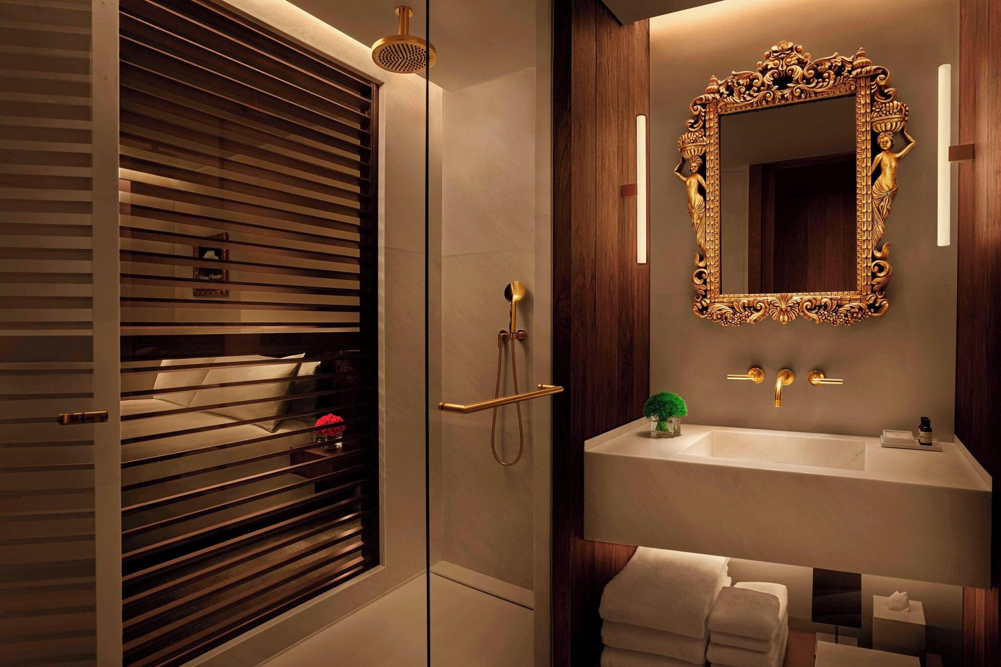 Double Superior King Bed