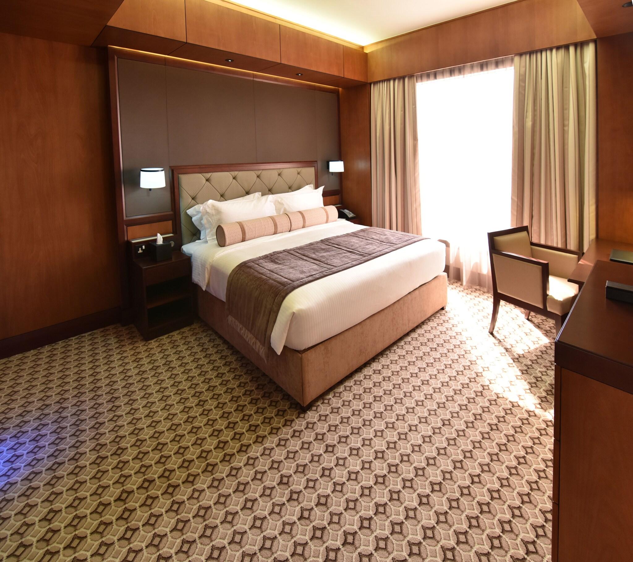 Room Deluxe City View King Bed