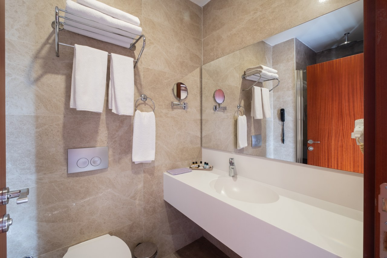 Quadruple Connecting Room