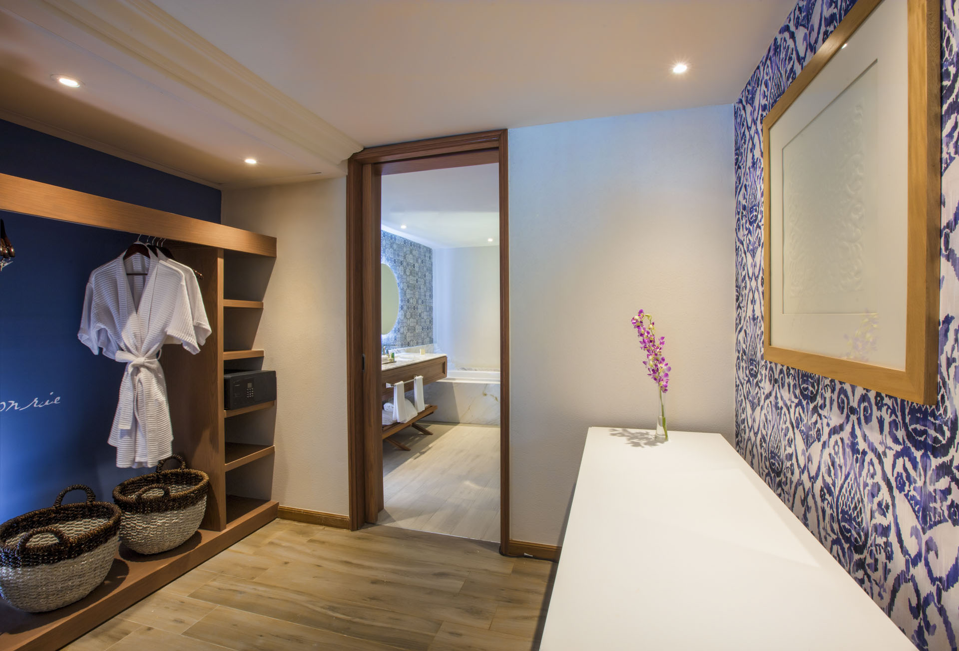 Junior Suite King Size Bed