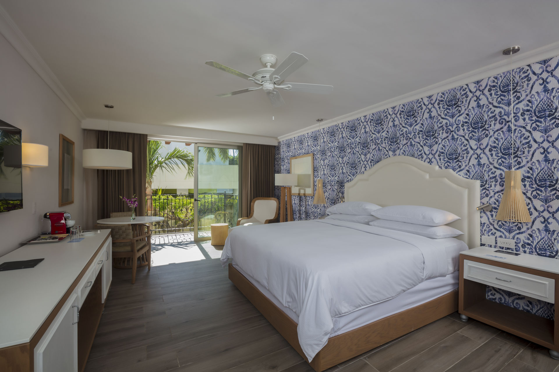 Junior Suite King Size Bed