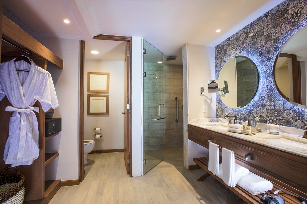 Junior Suite King Size Bed