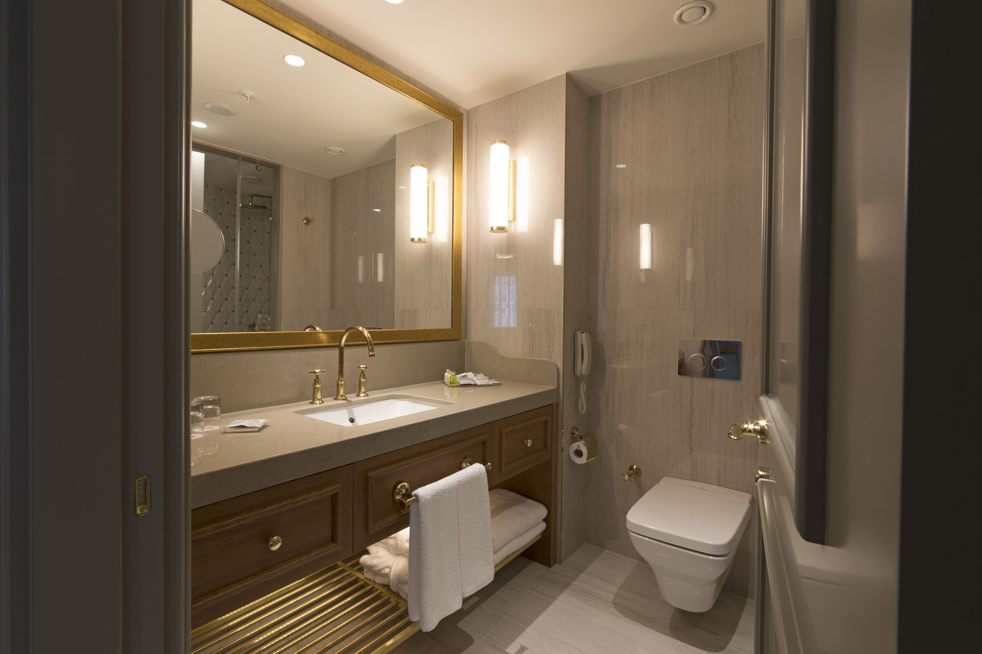 Double Deluxe City View