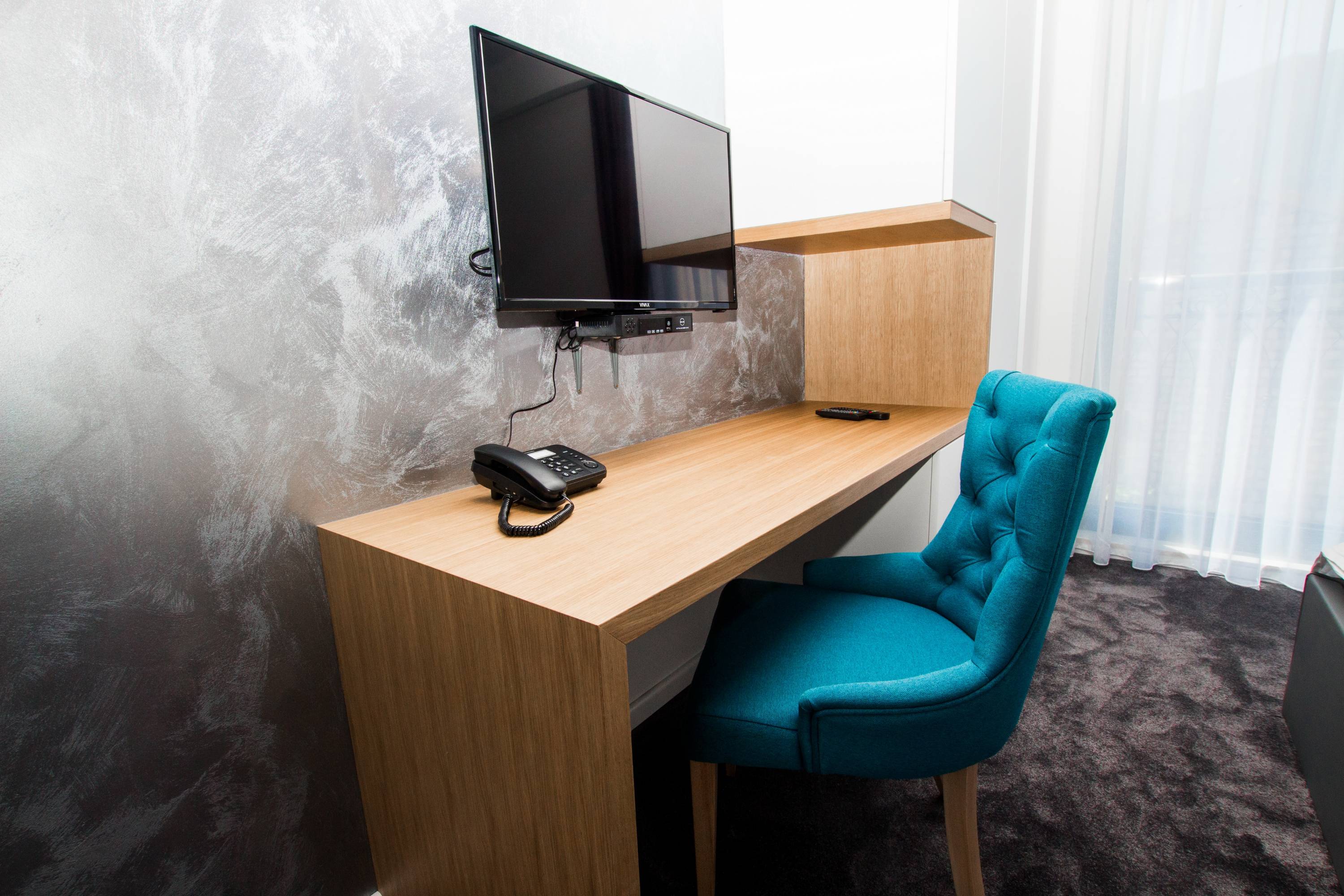 Double Partial Sea View