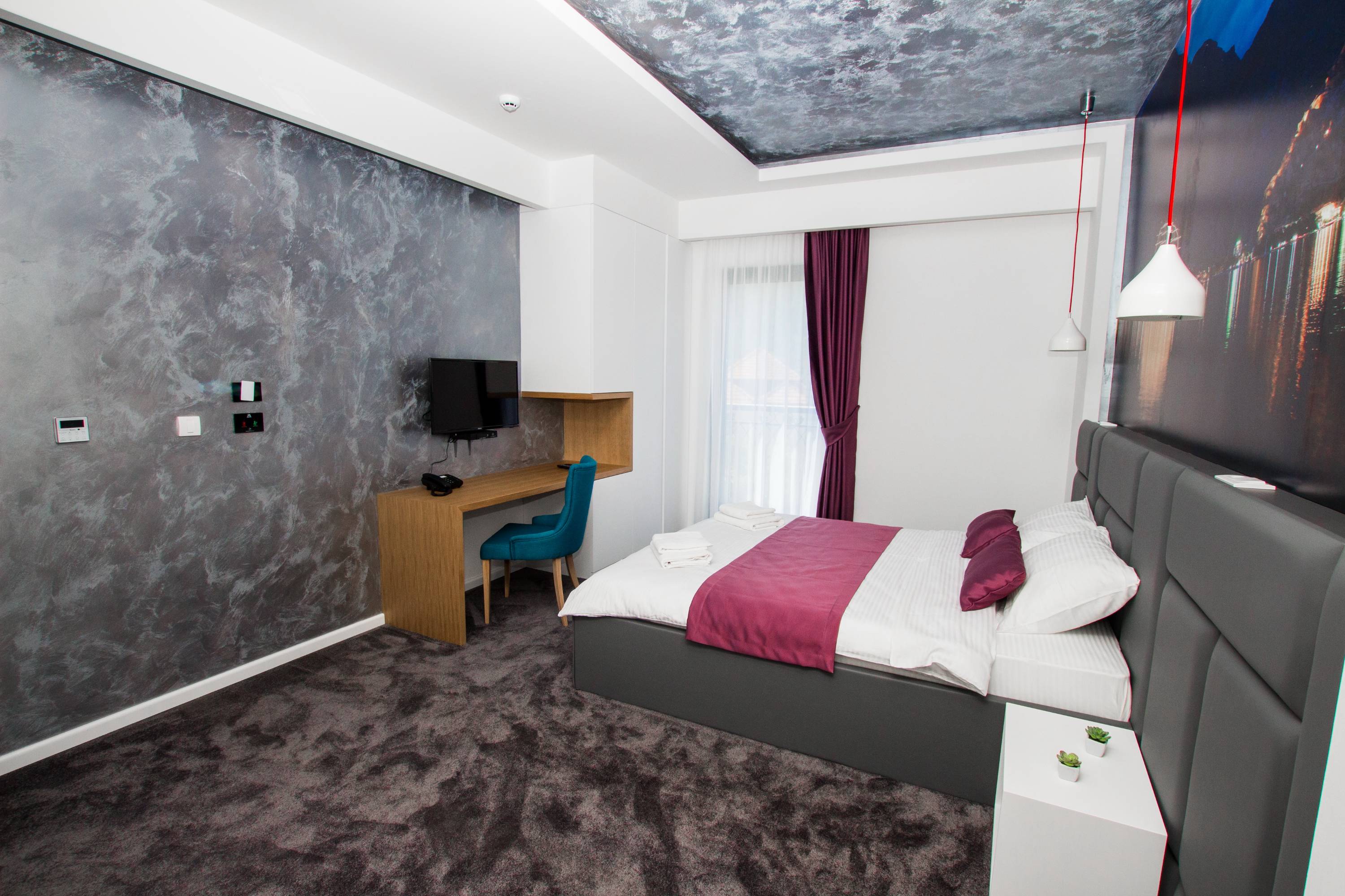 Double Partial Sea View