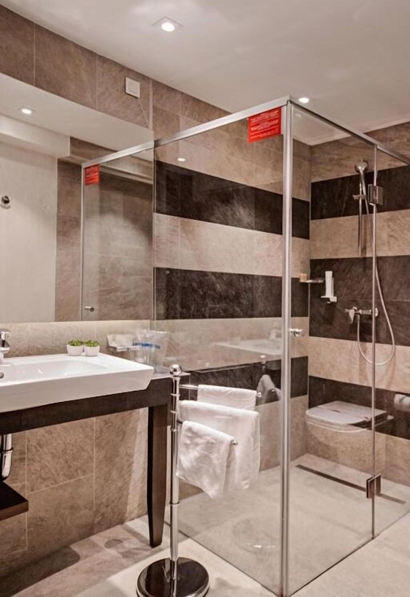 Double Deluxe with Views