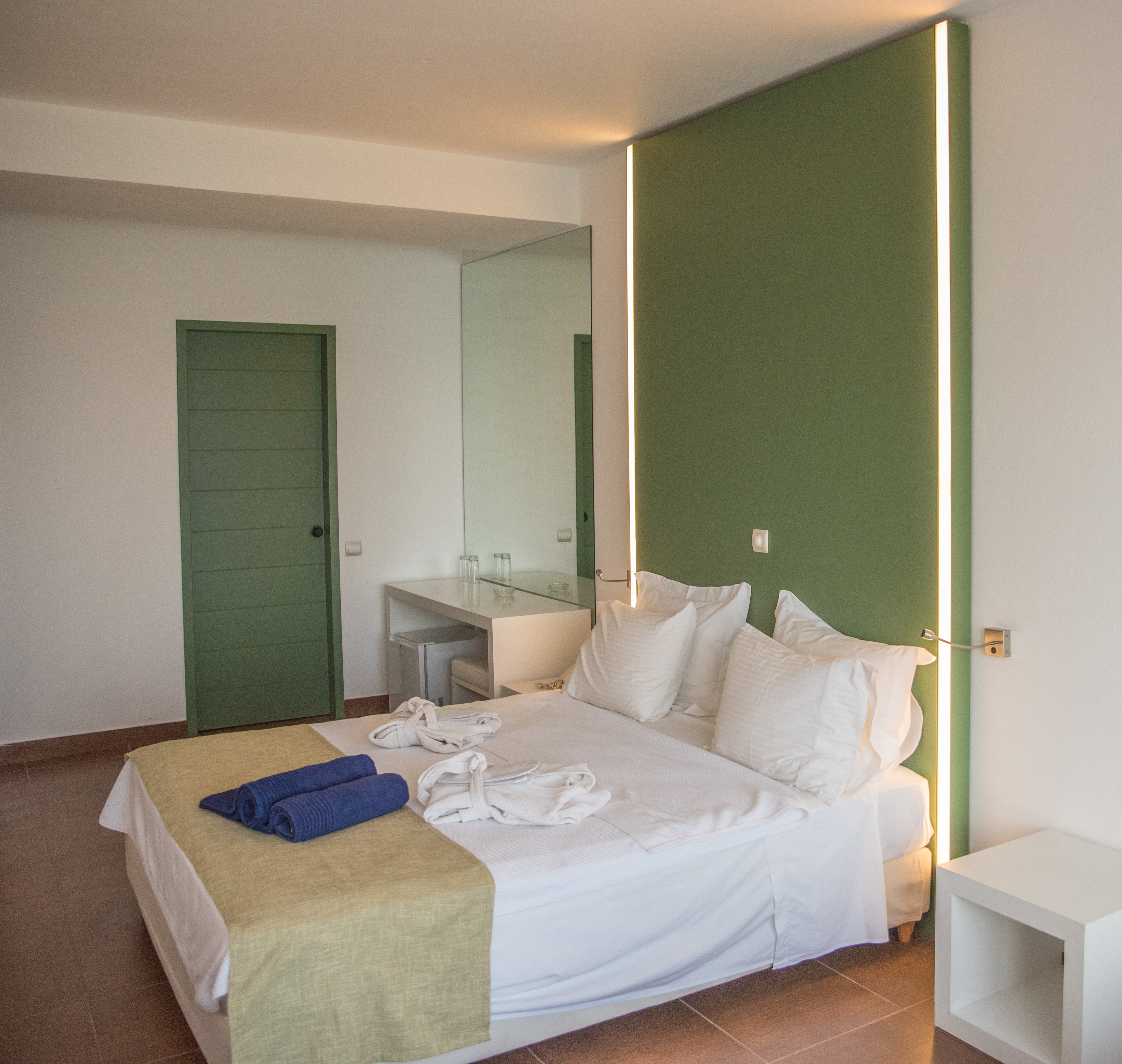 Double Deluxe Sea Front