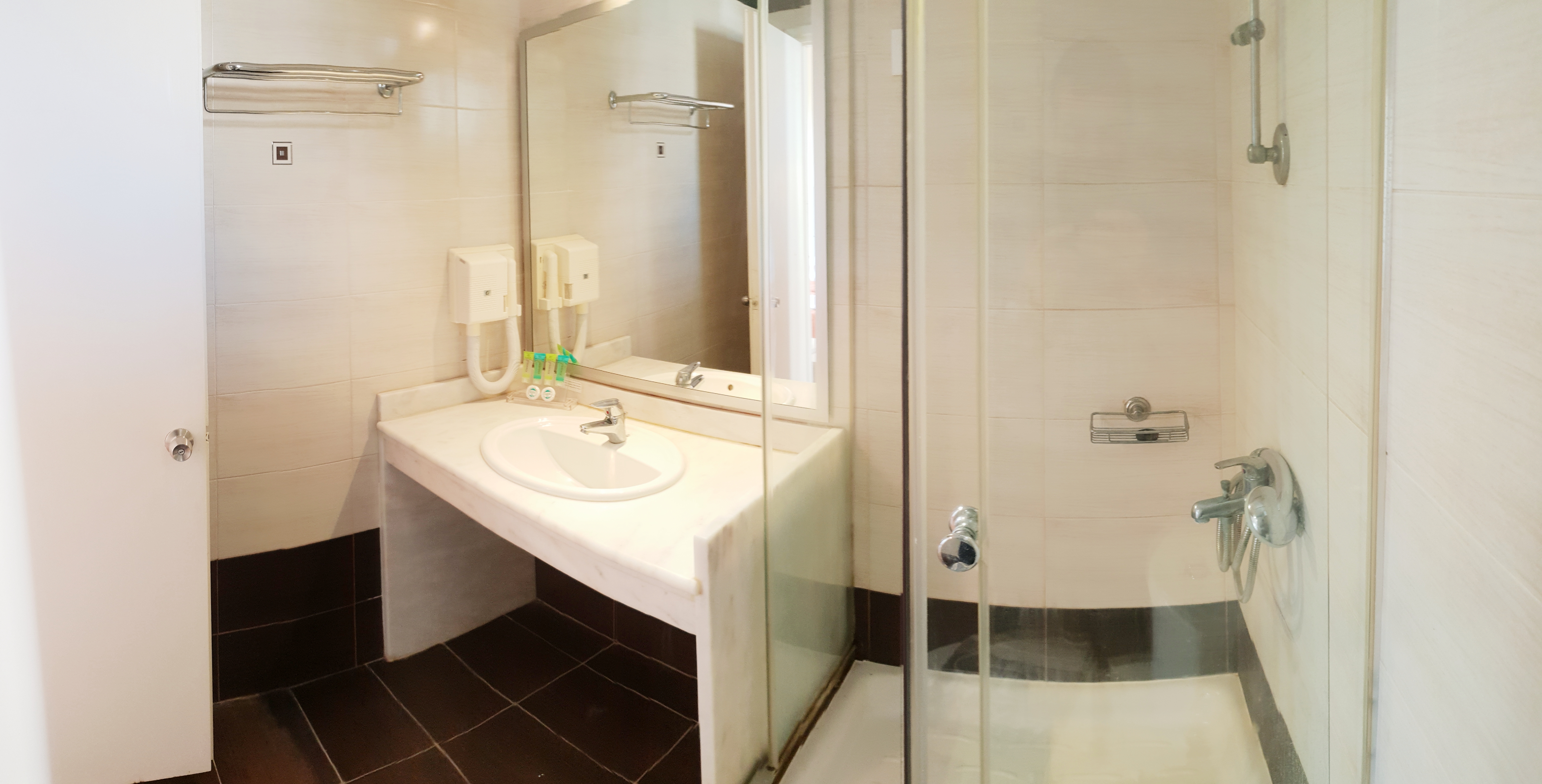 Double or Twin Mountain View