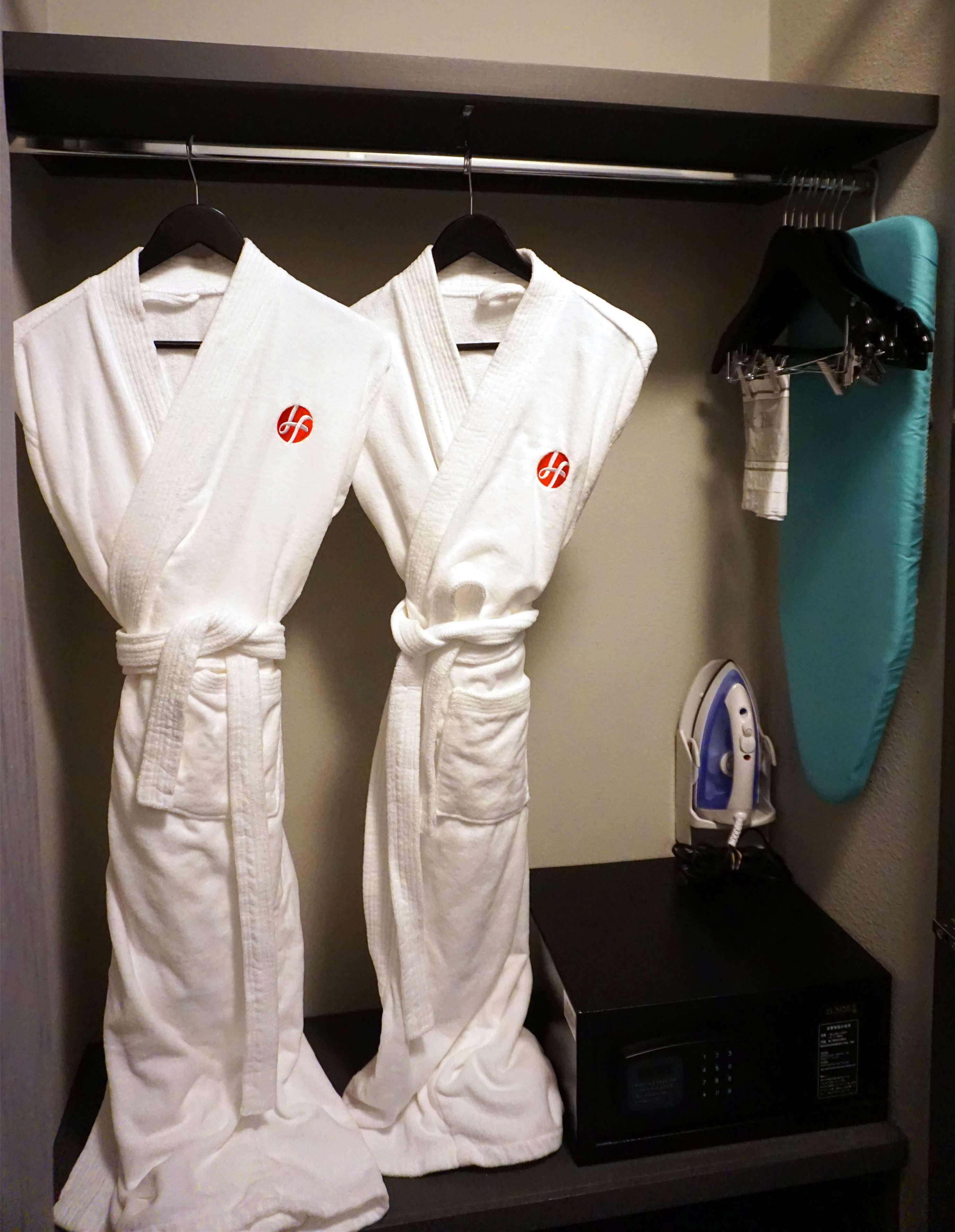 Room King Bed Non Smoking