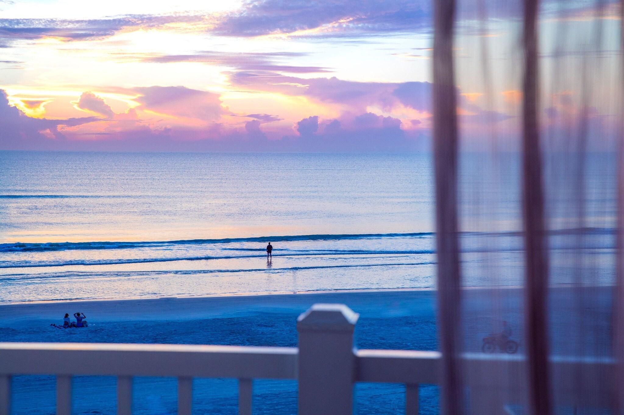 Suite Ocean Front King Bed
