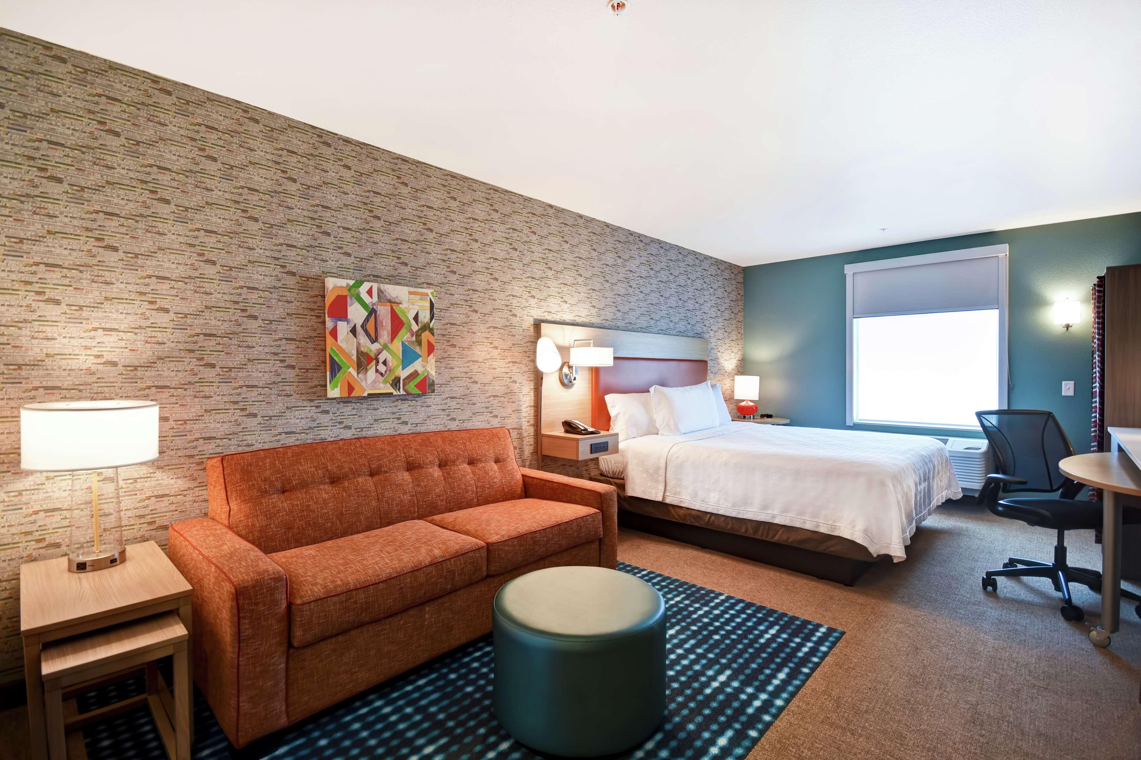 Studio Queen Size Bed