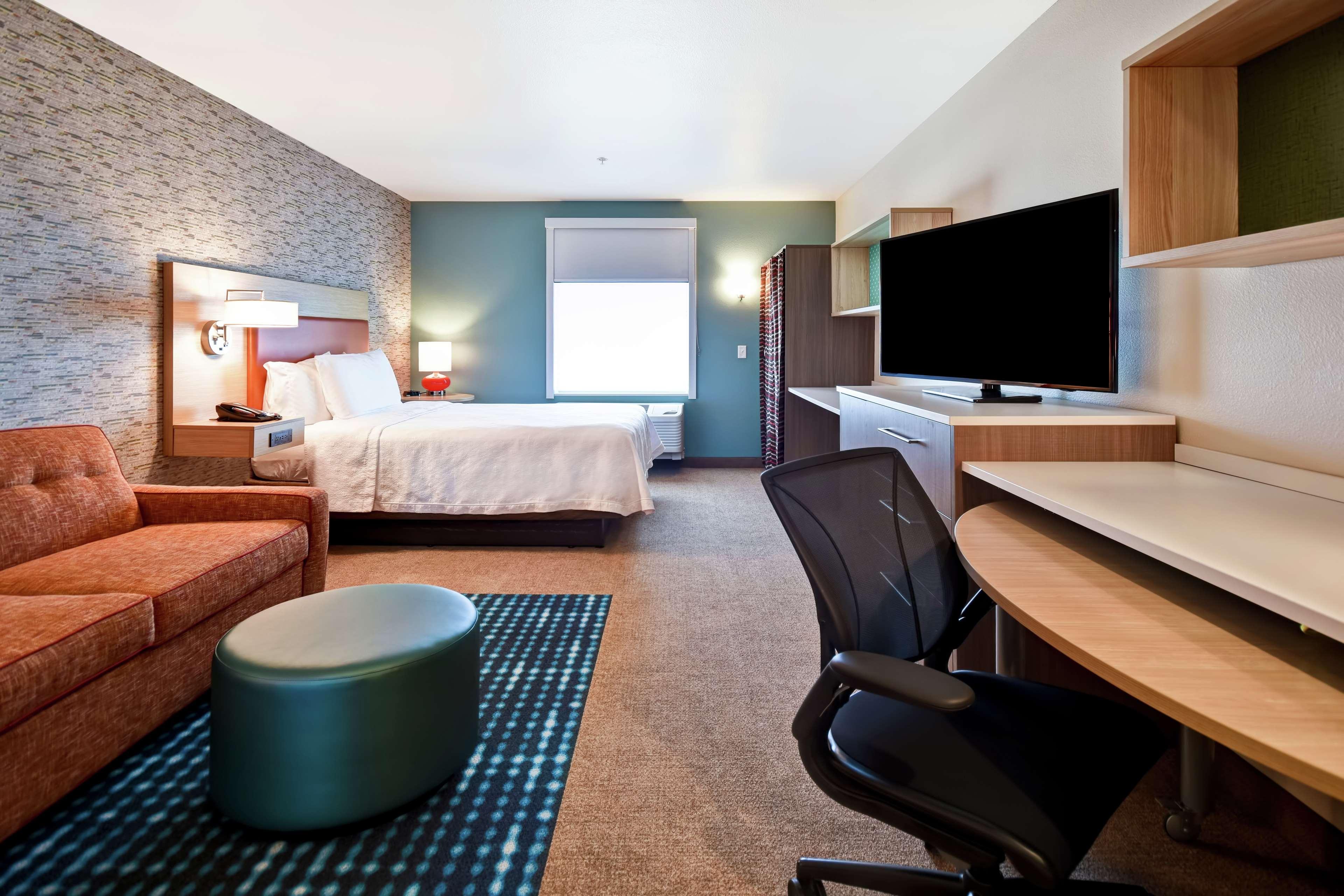 Studio Queen Size Bed