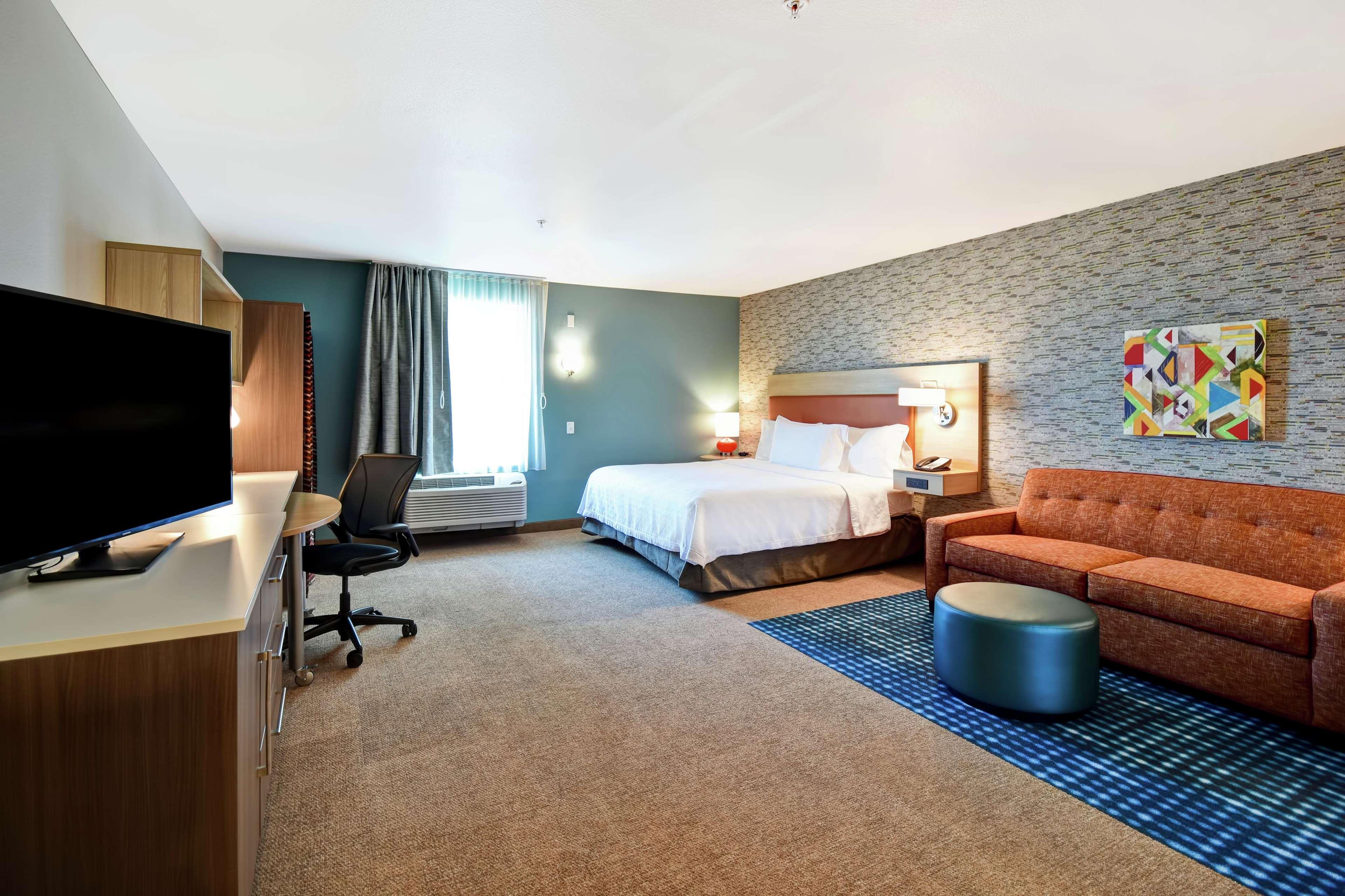 Studio Queen Size Bed