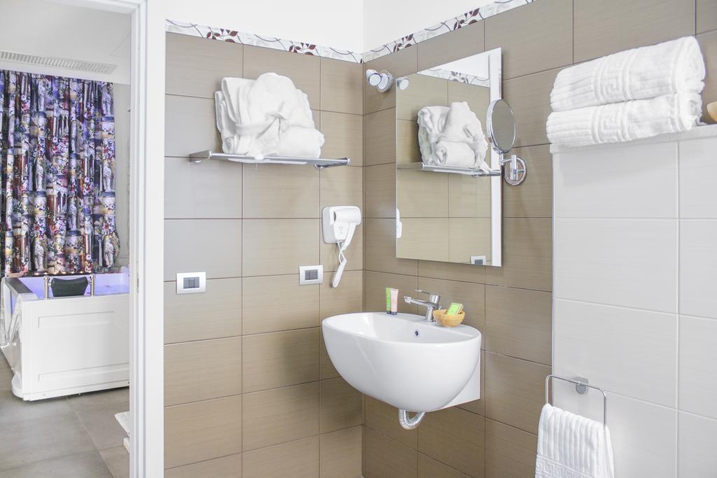 Suite Deluxe with Jacuzzi