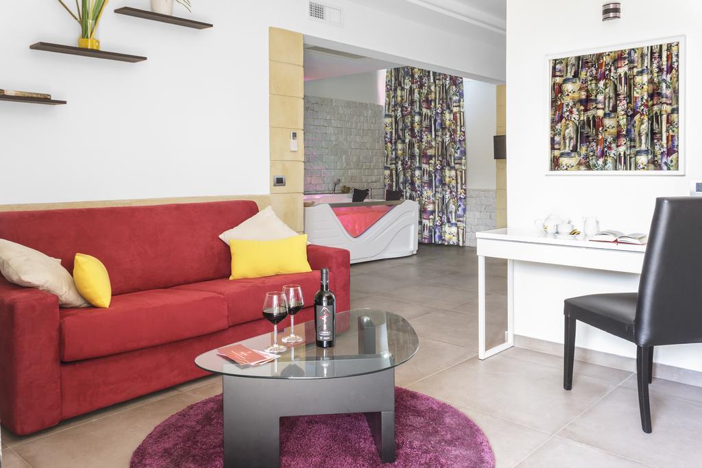 Suite Deluxe with Jacuzzi