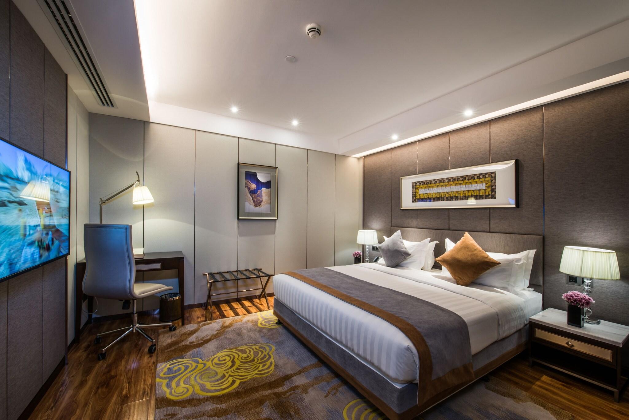 Junior Suite King Bed One Bedroom 