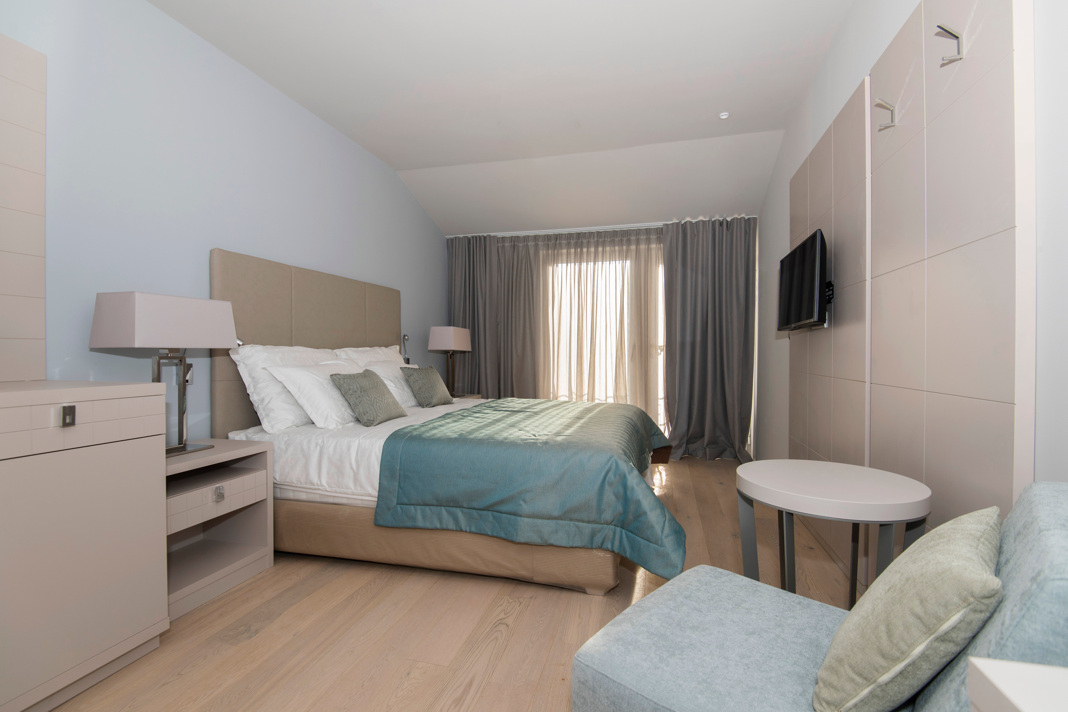 Double or Twin Standard