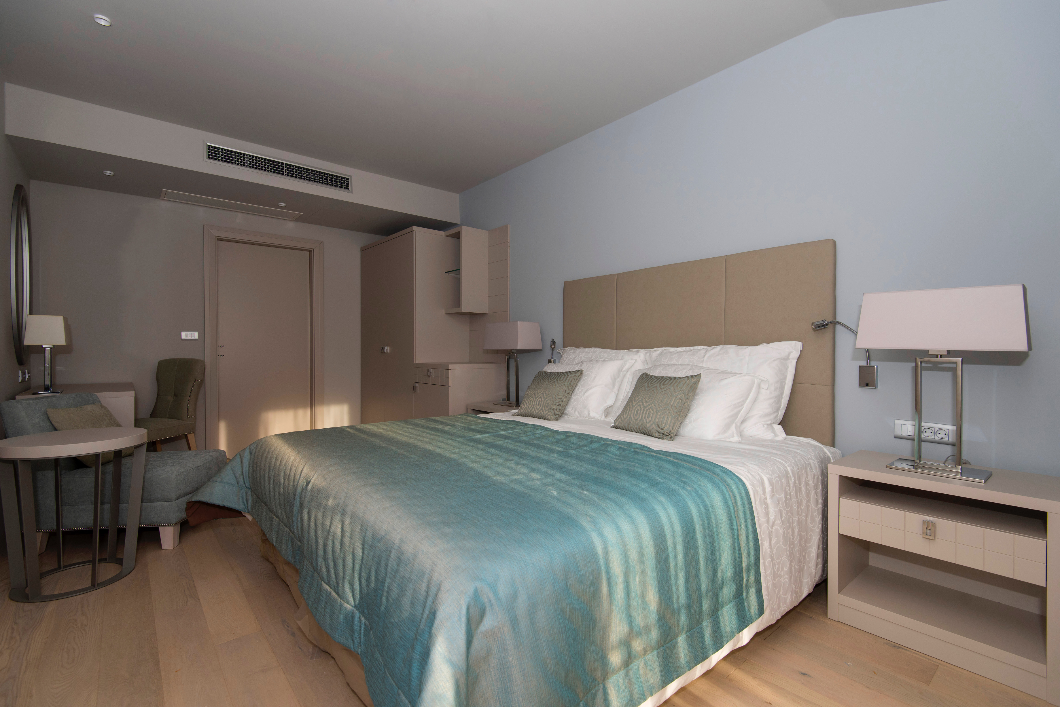 Double or Twin Standard