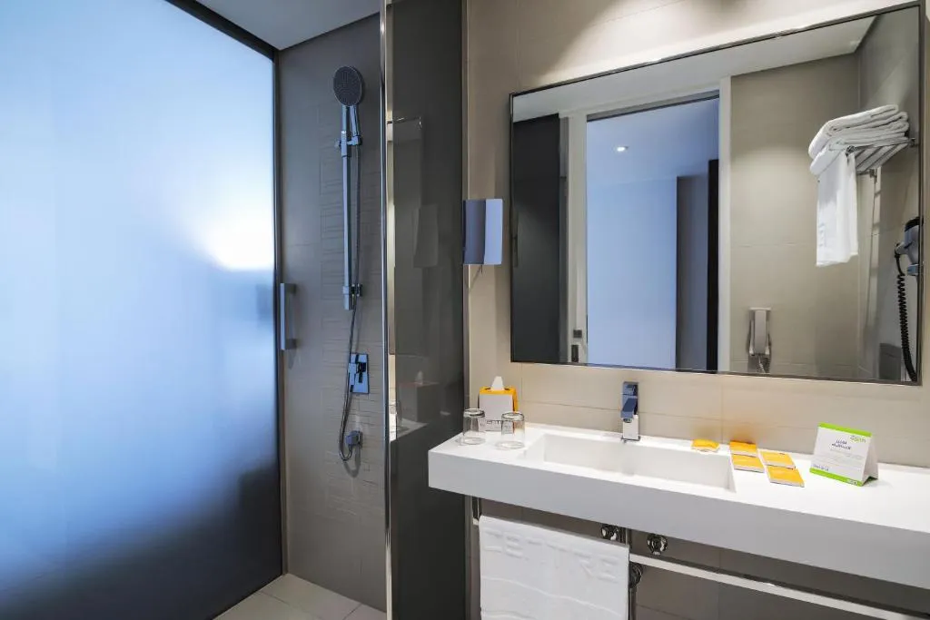 Double Queen Size Bed