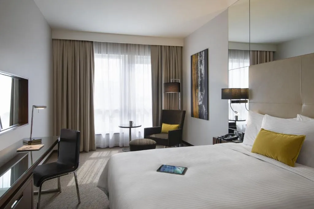 Double Queen Size Bed