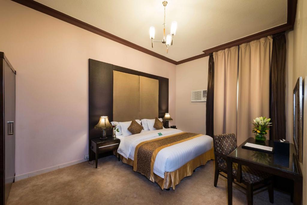 Suite Two Bedrooms Two Bathrooms