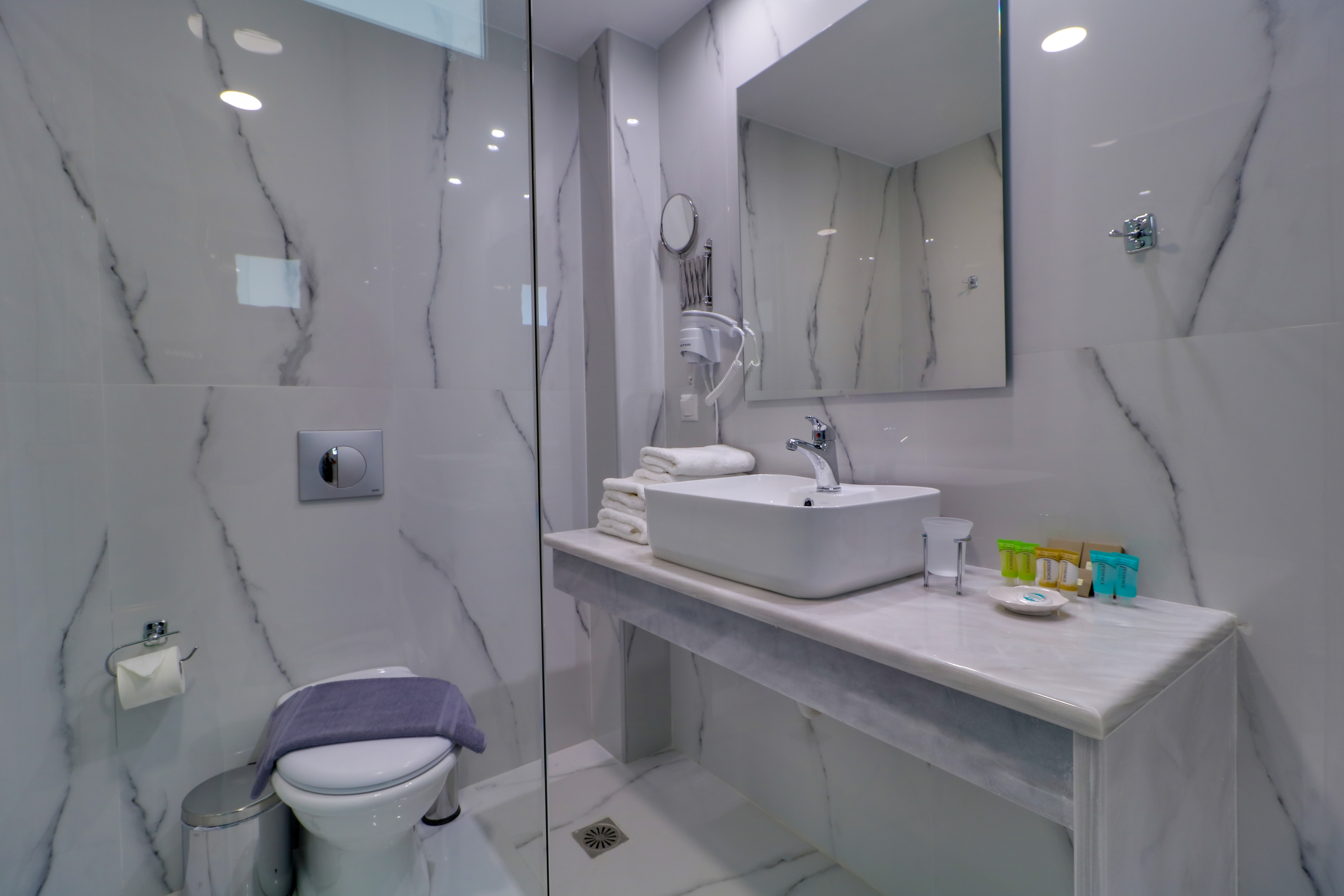 Double or Twin Side Sea View