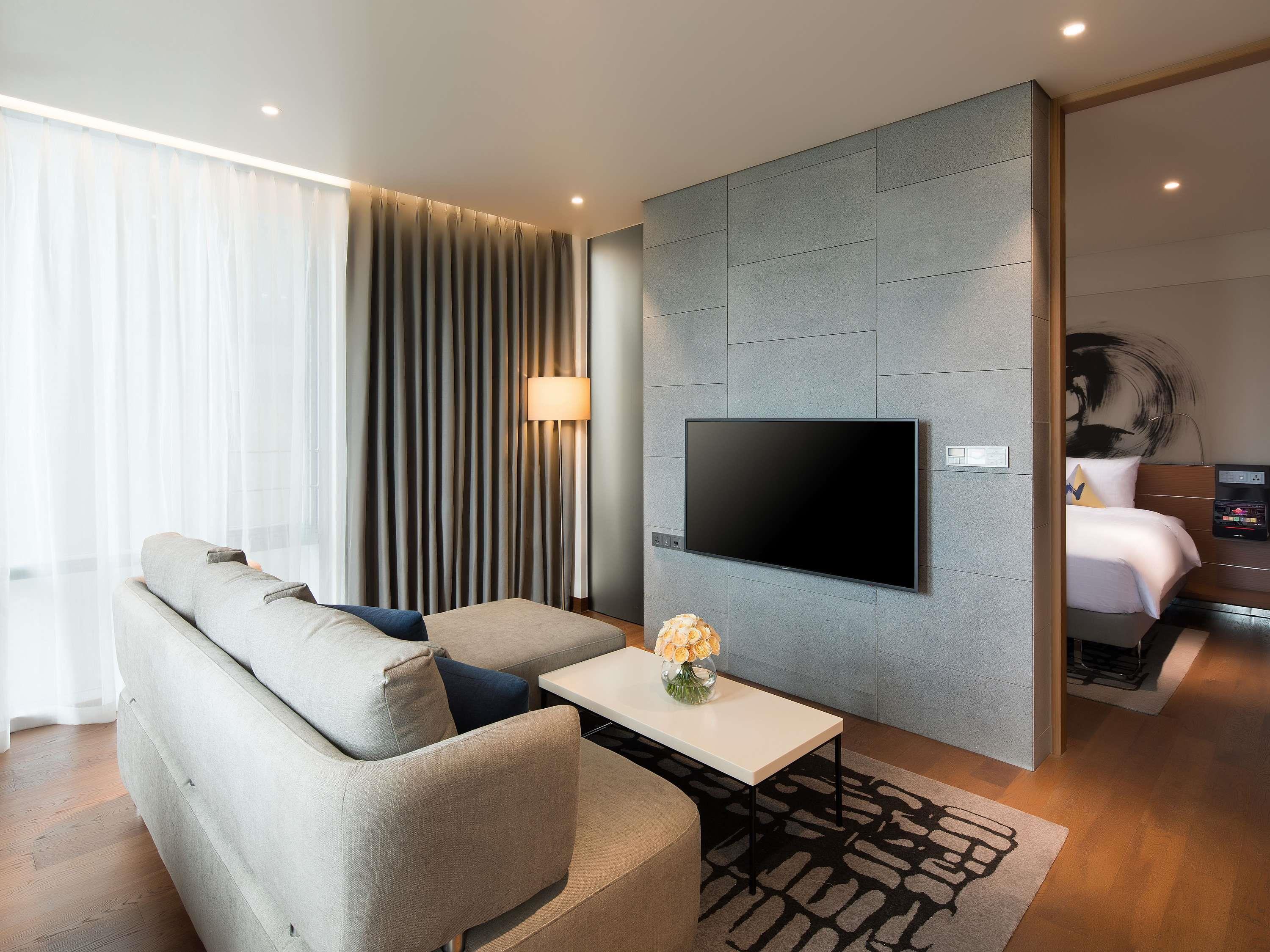 Studio Deluxe One Bedroom