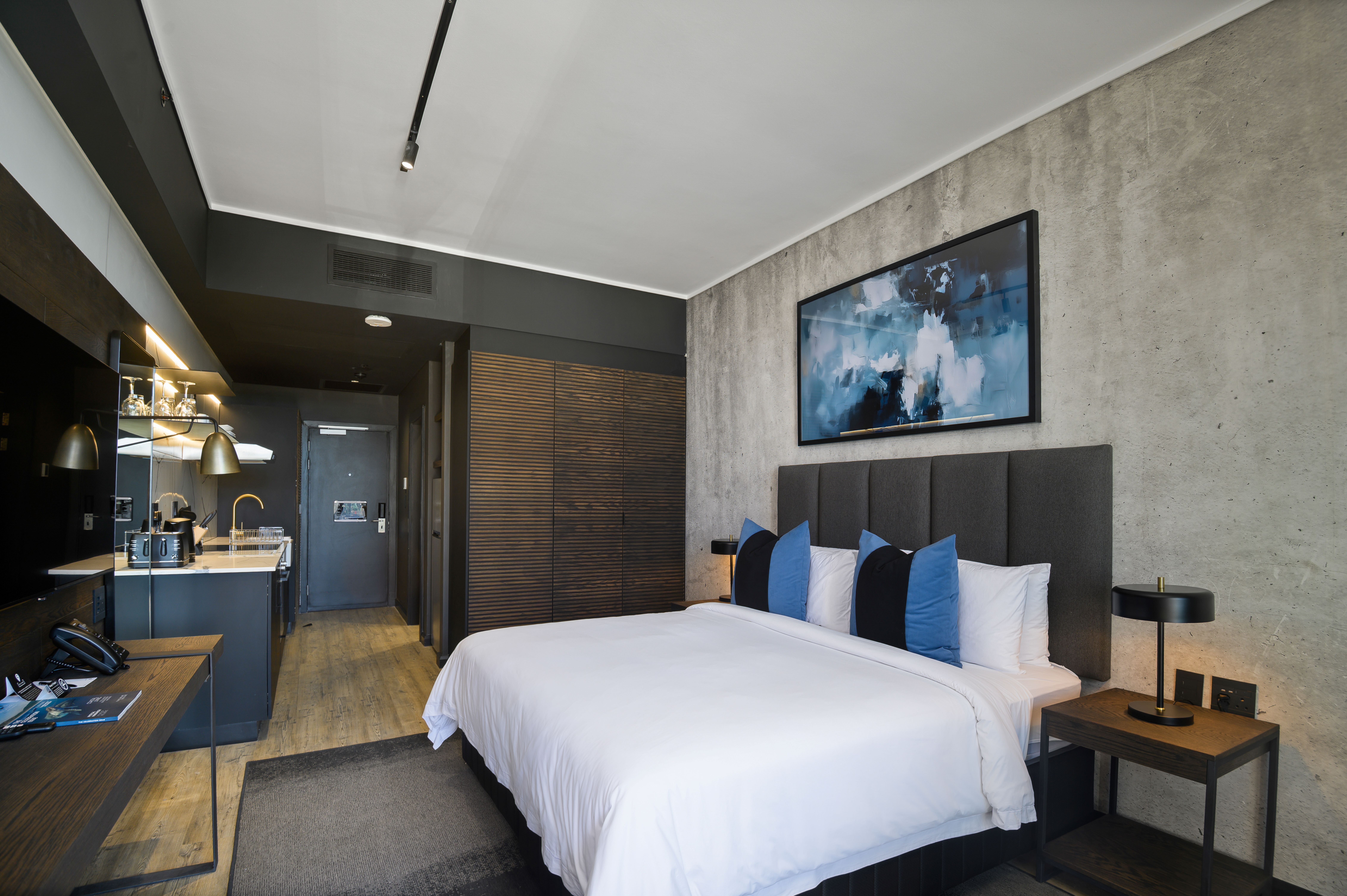 Suite Deluxe with Air Conditioning